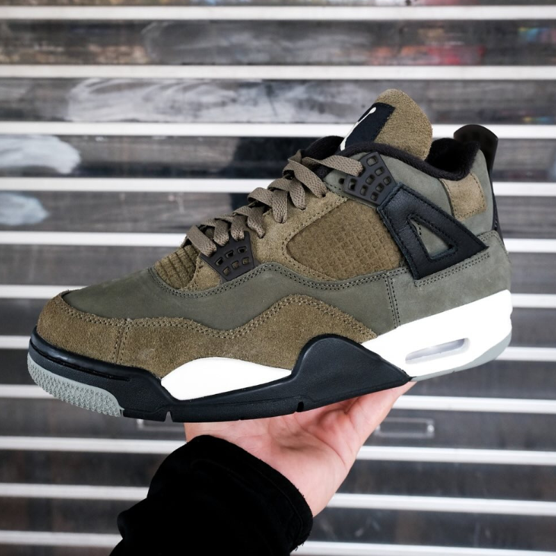 Air Jordan 4