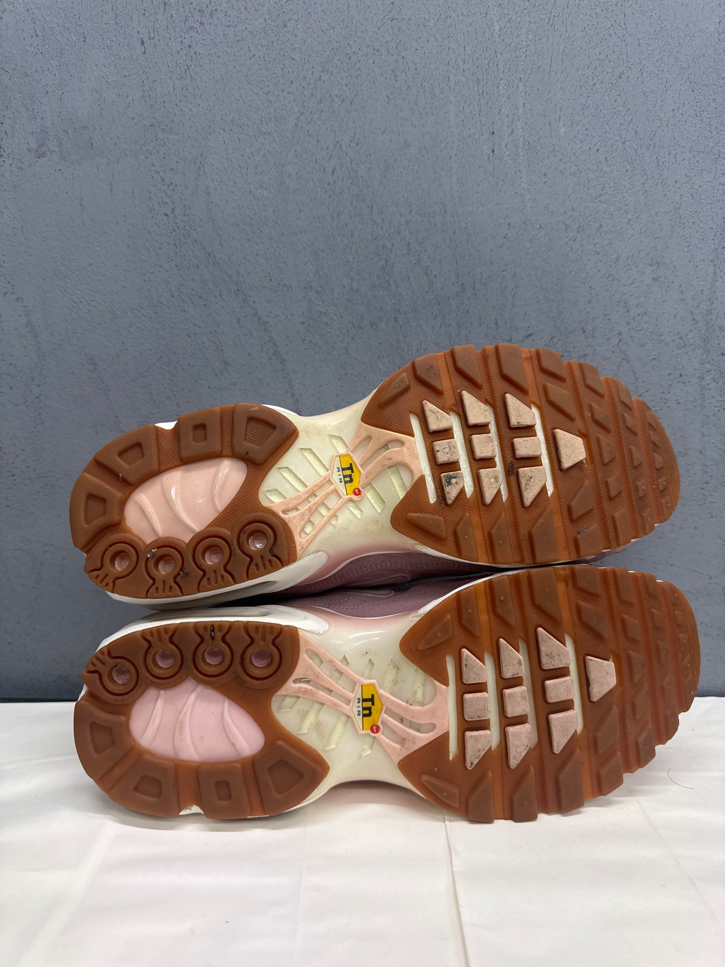 Used Nike TN 'Premium W Pink, White & Gum' 10-w-2