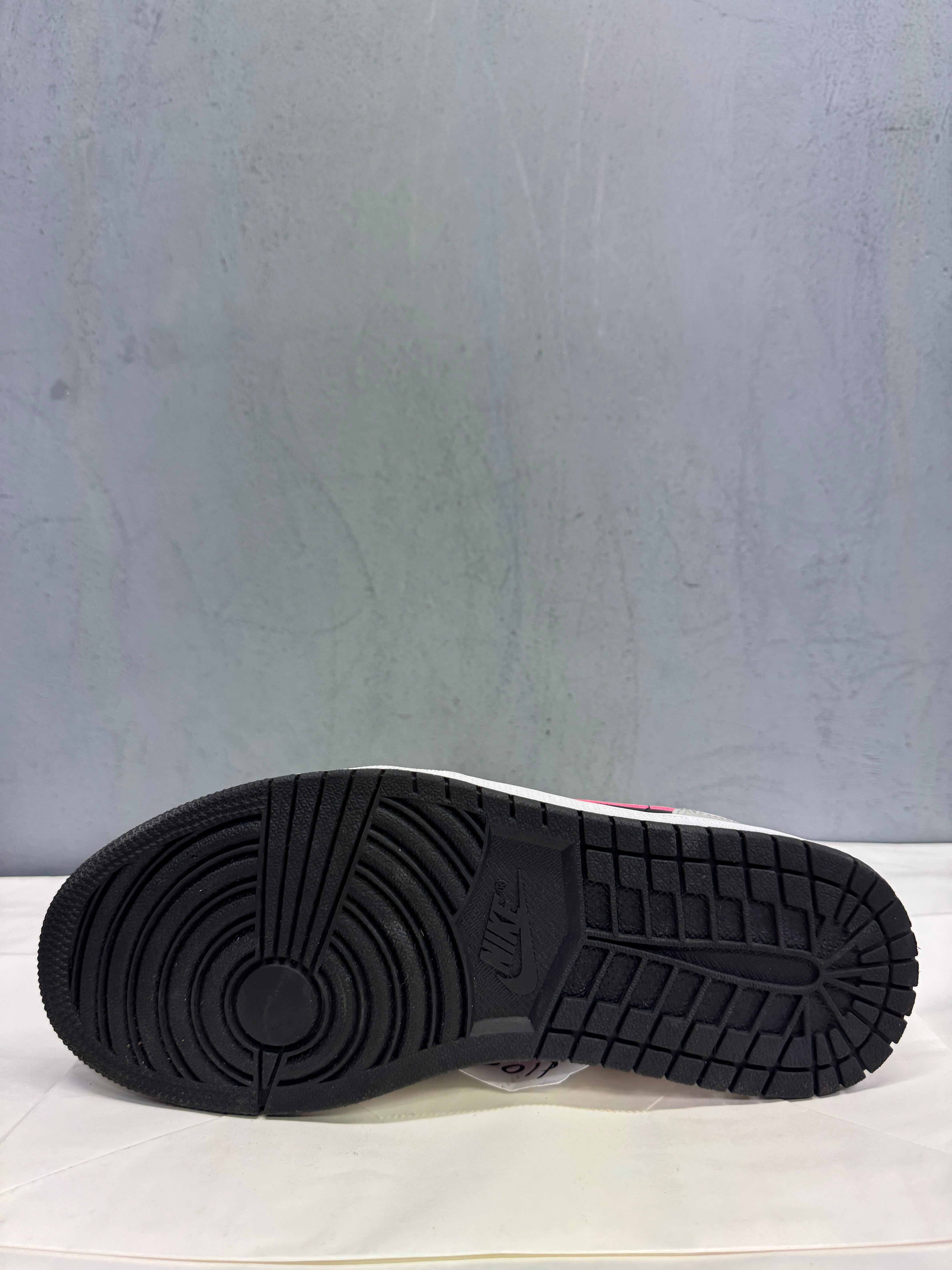 Used Jordan 1 Low Shadow Pink
