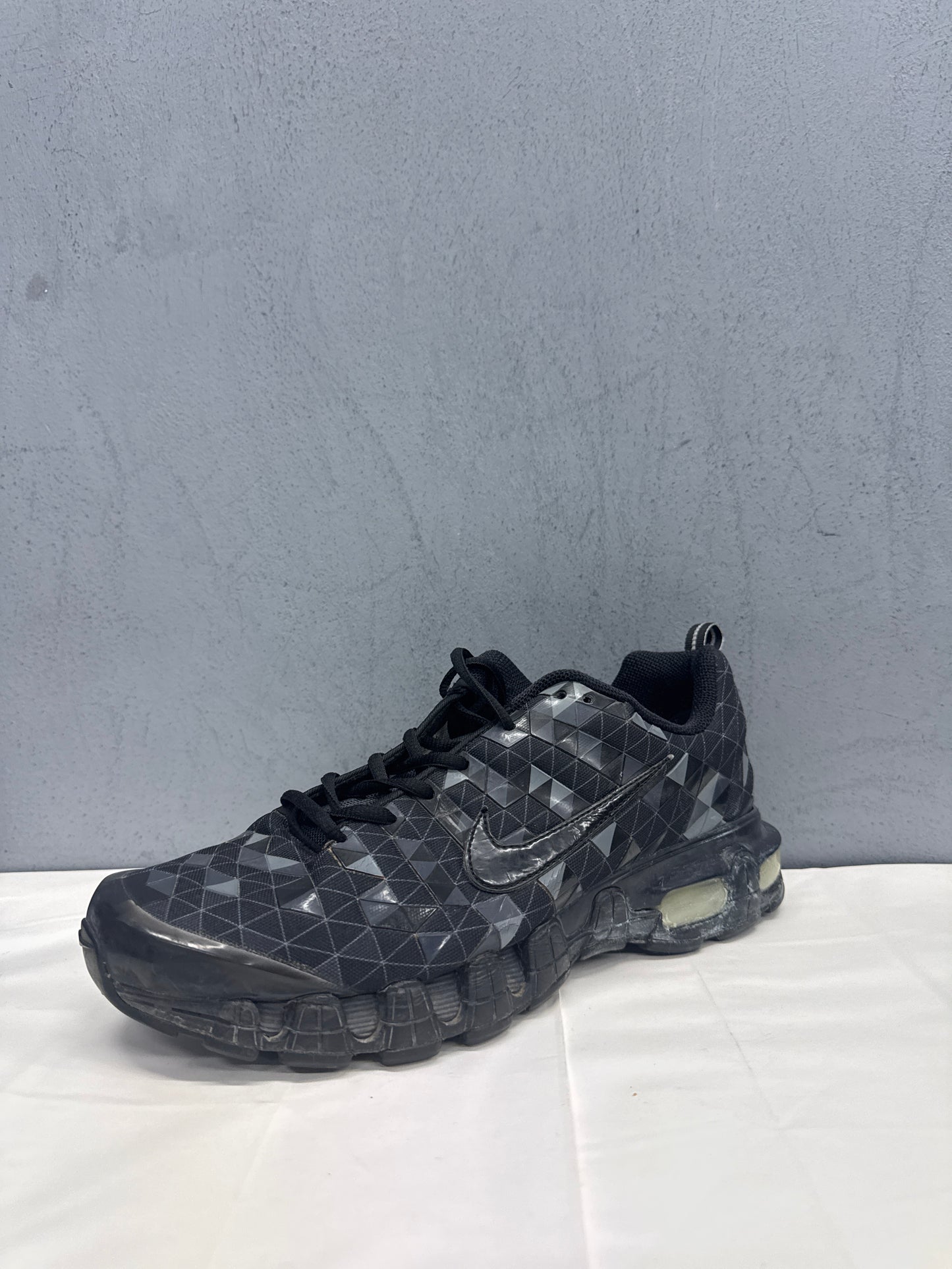 Used NIKE TN ANNIVERSARY mens-9-5-womens-11