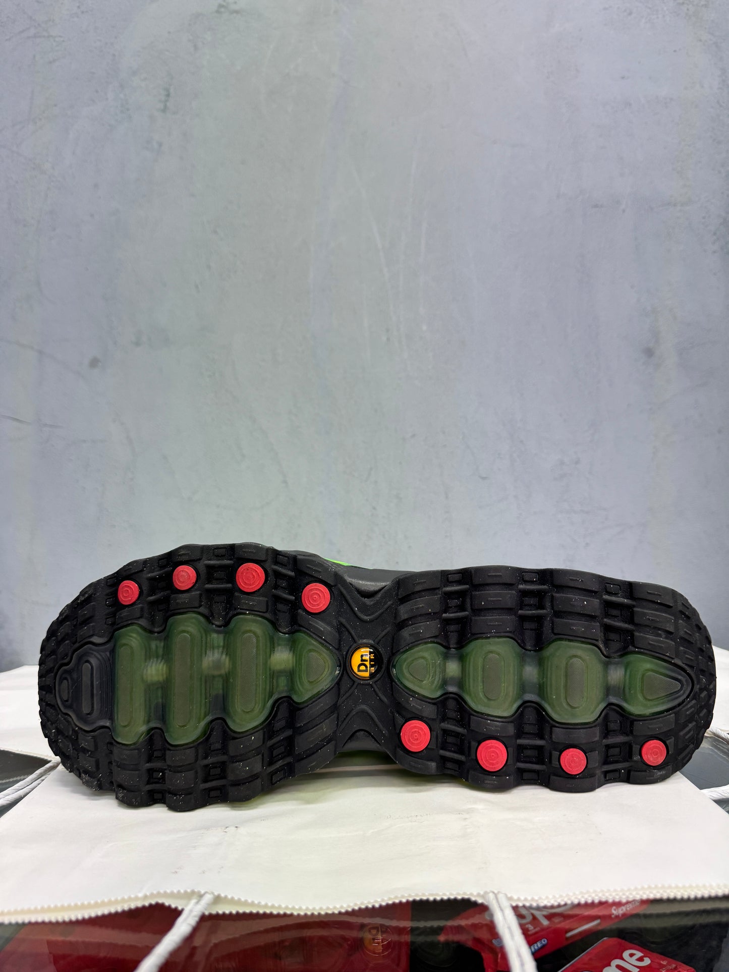 Used Air Max DN8 Green Strike US Men's 12 - Women's 13.5