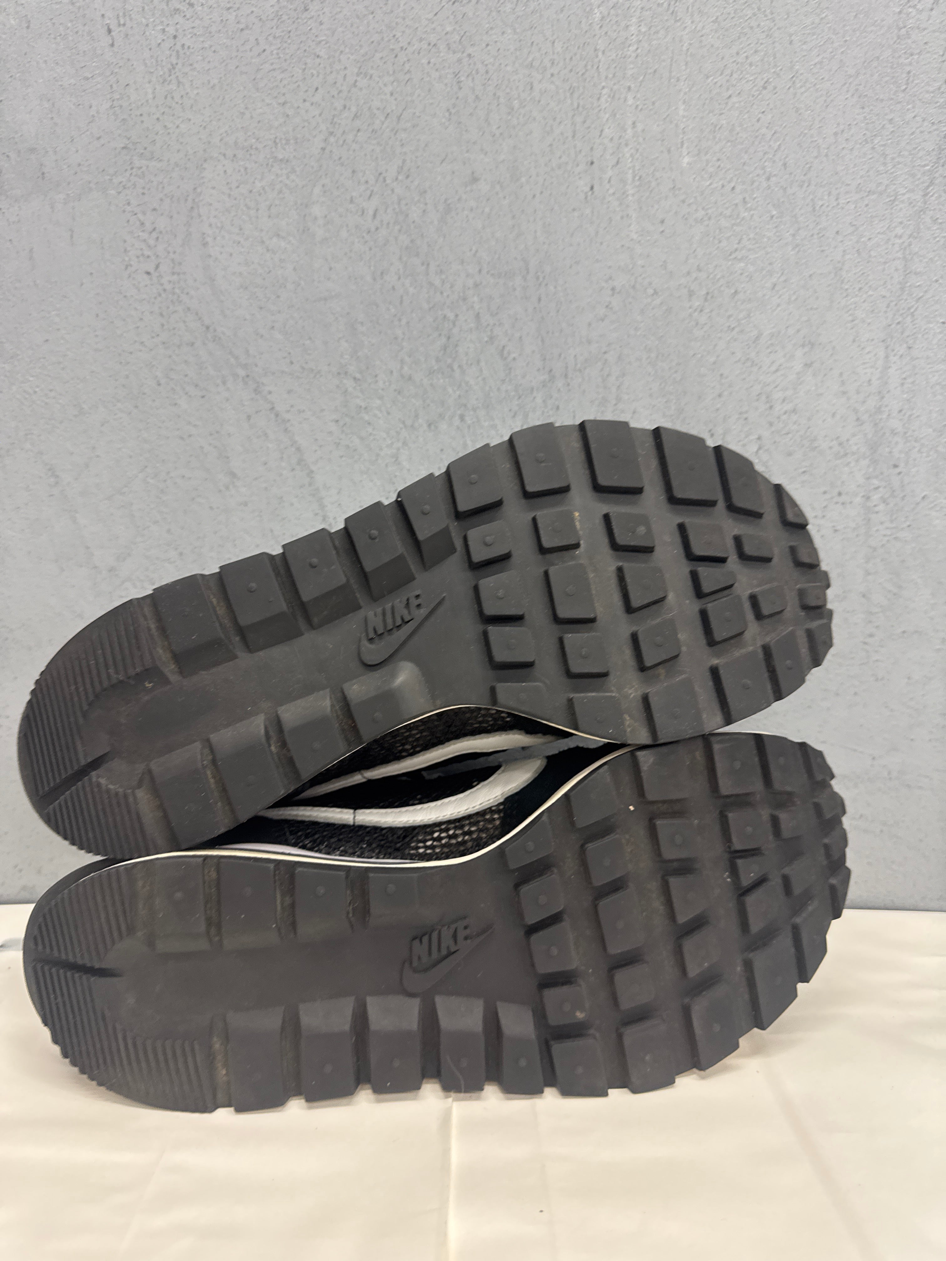 Used sacai x VaporWaffle Black White