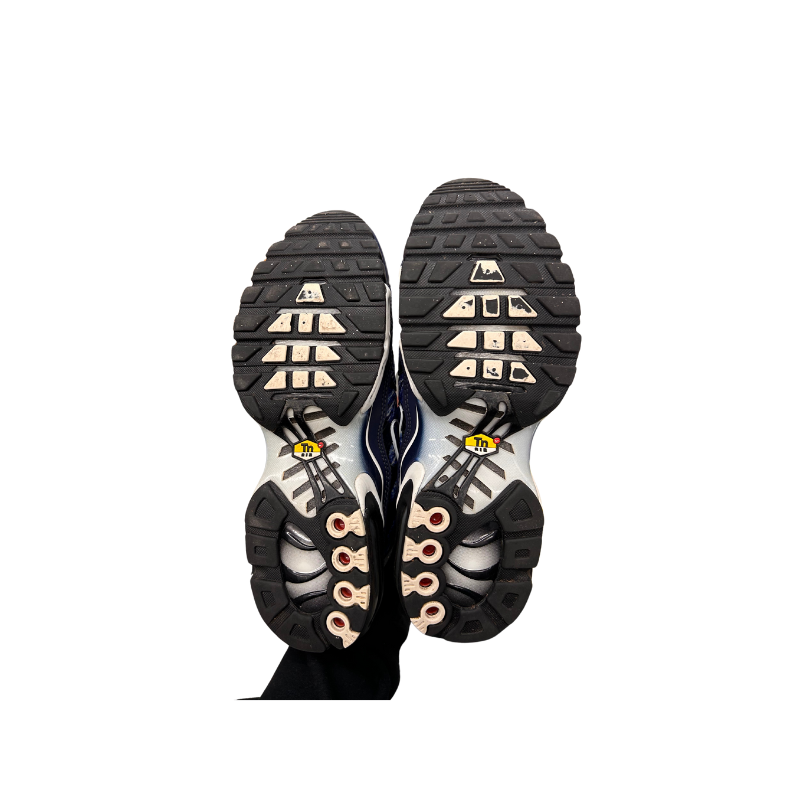 Used TN  Shattered Ice Midnight Navy 8.5