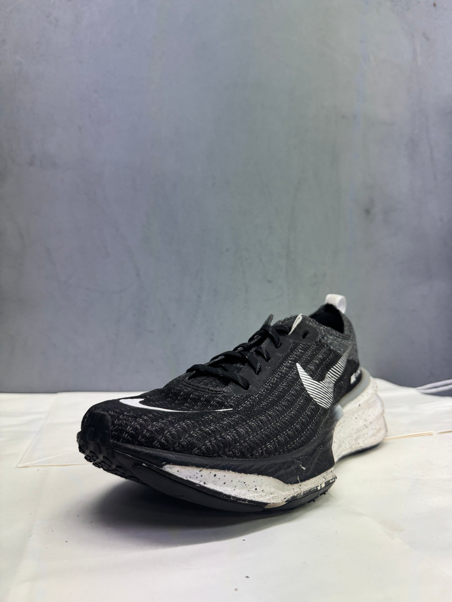 Used Invincible 3 Black White US Men's 10 - Women's 11.5