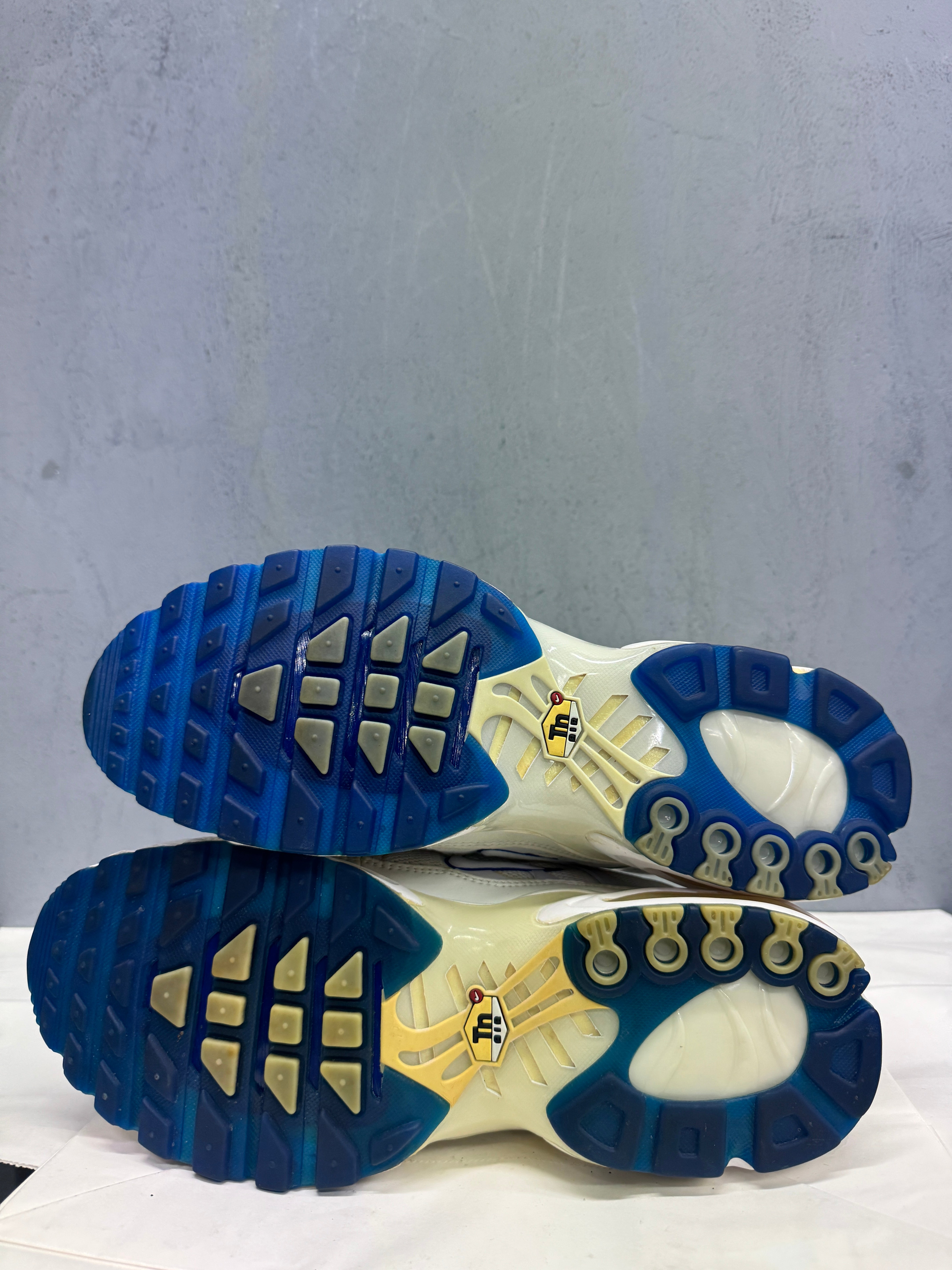 Used TN White Blue