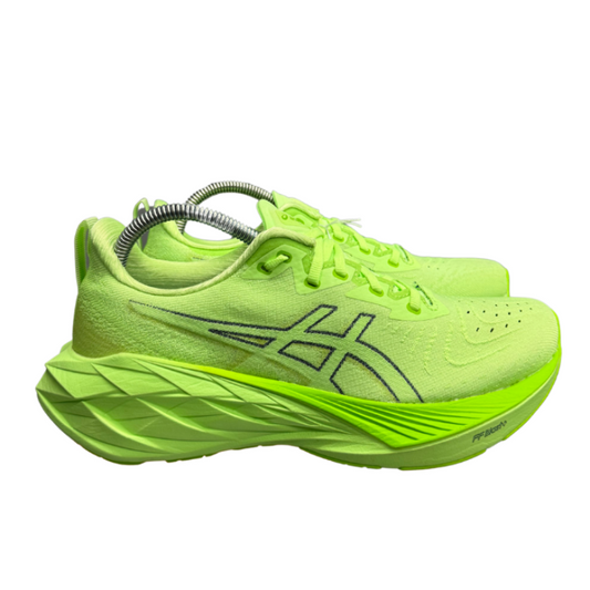 Used ASICS NOVABLASTS 'LIME GREEN' 7