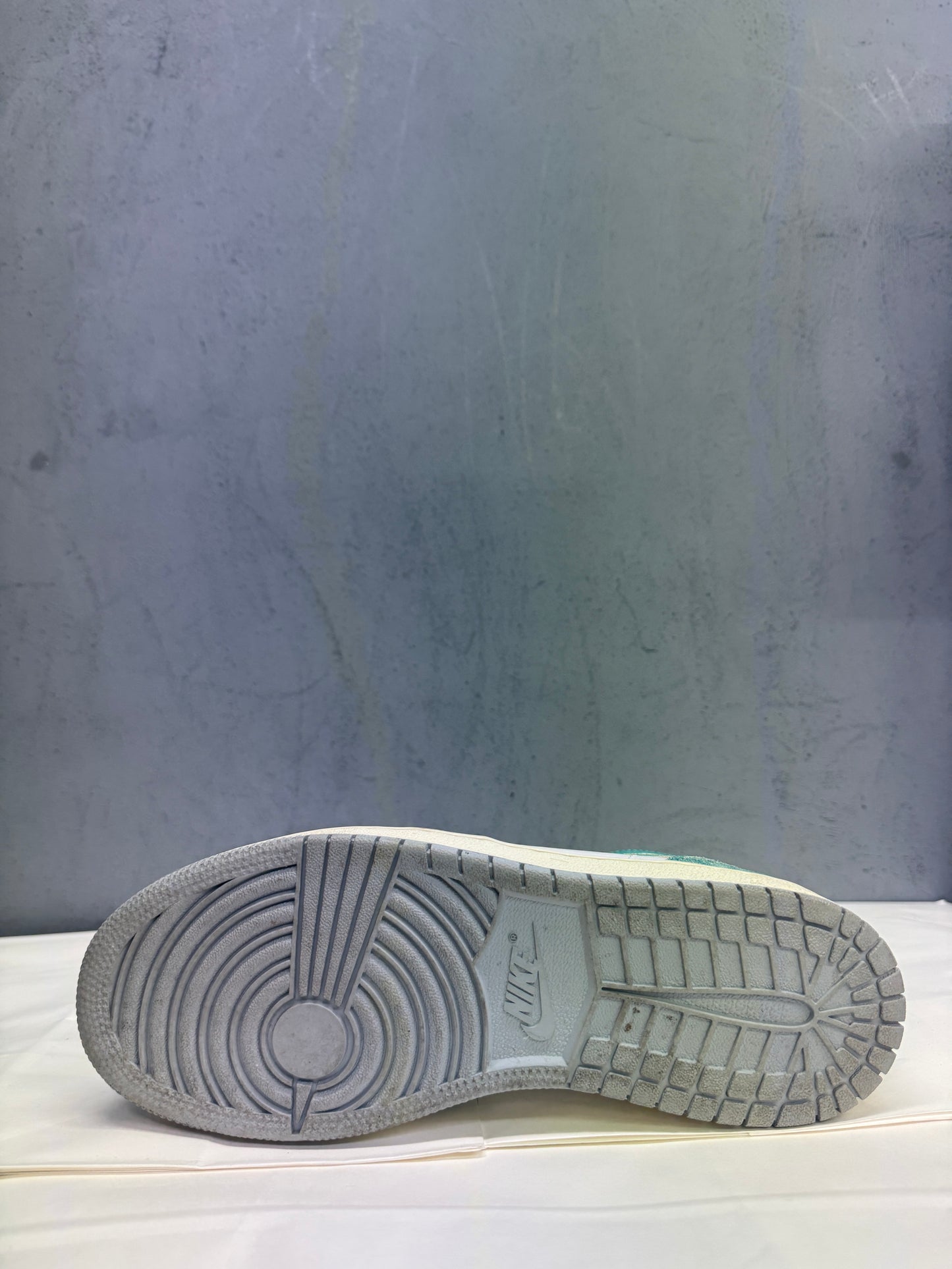 Used Jordan 1 High Turbo Green GS US 7Y - Women's 8.5