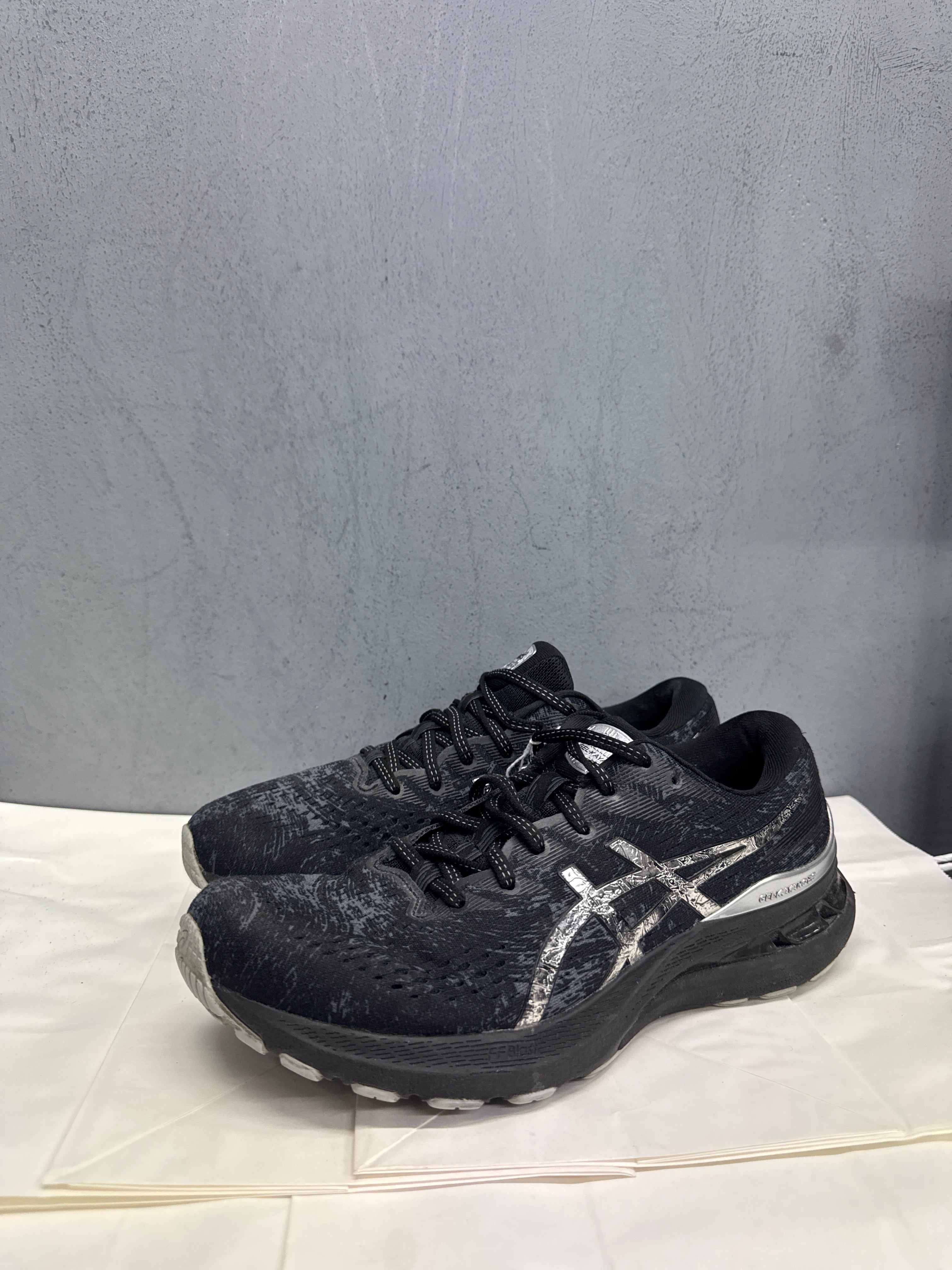 Used GEL-Kayano 28 Black Silver