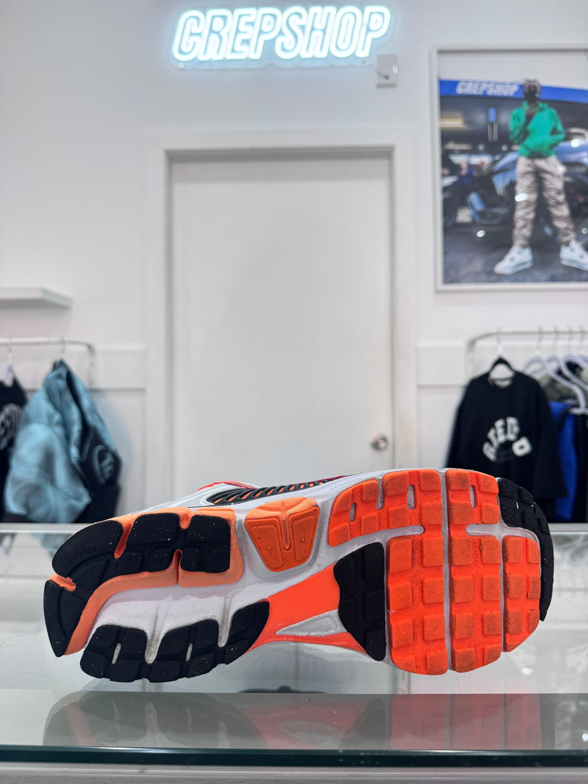 Used Nike Vomero Orange Black White
