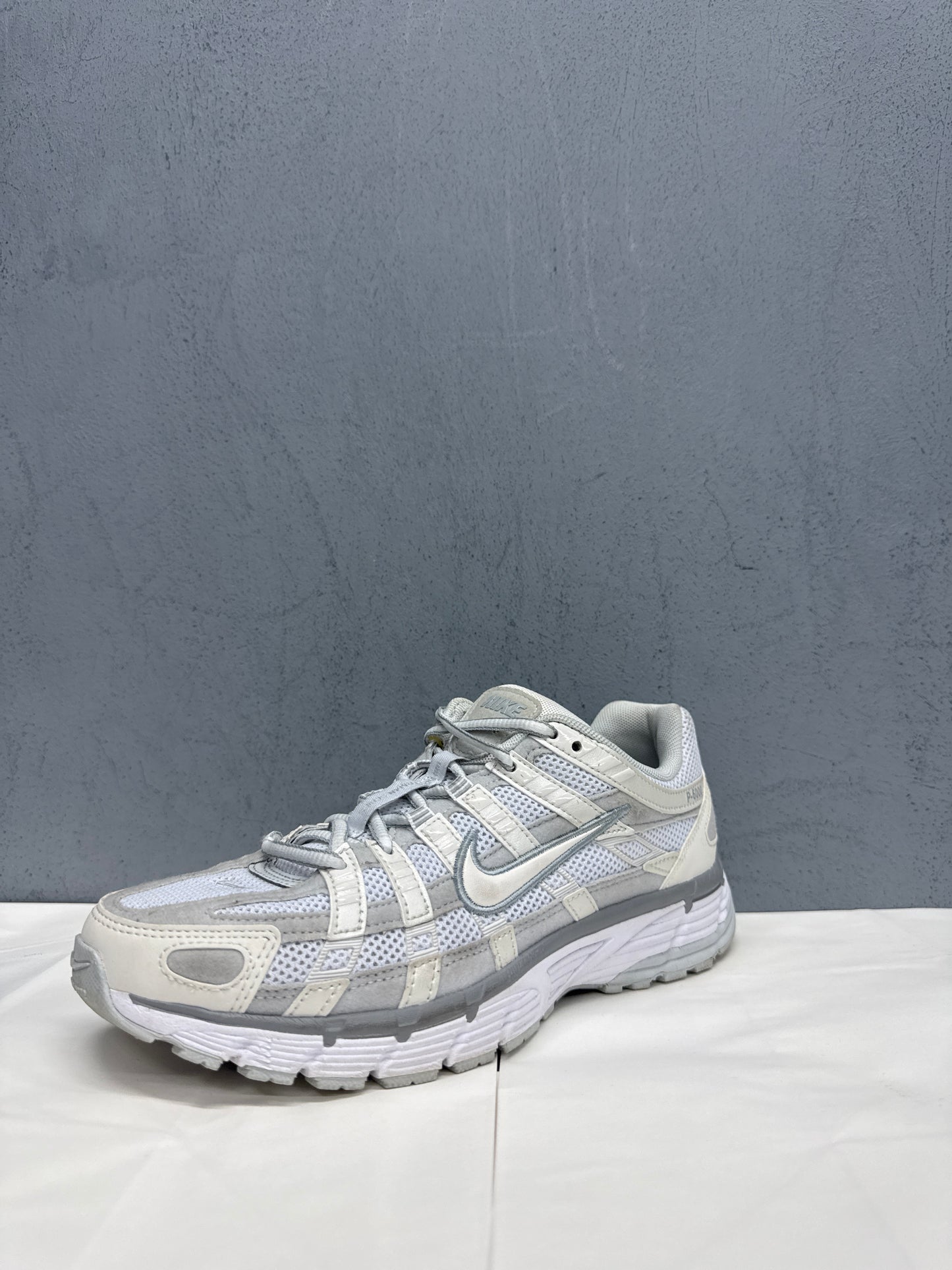 Used P-6000 Triple White Women's US Women's 8 - Men's 6.5