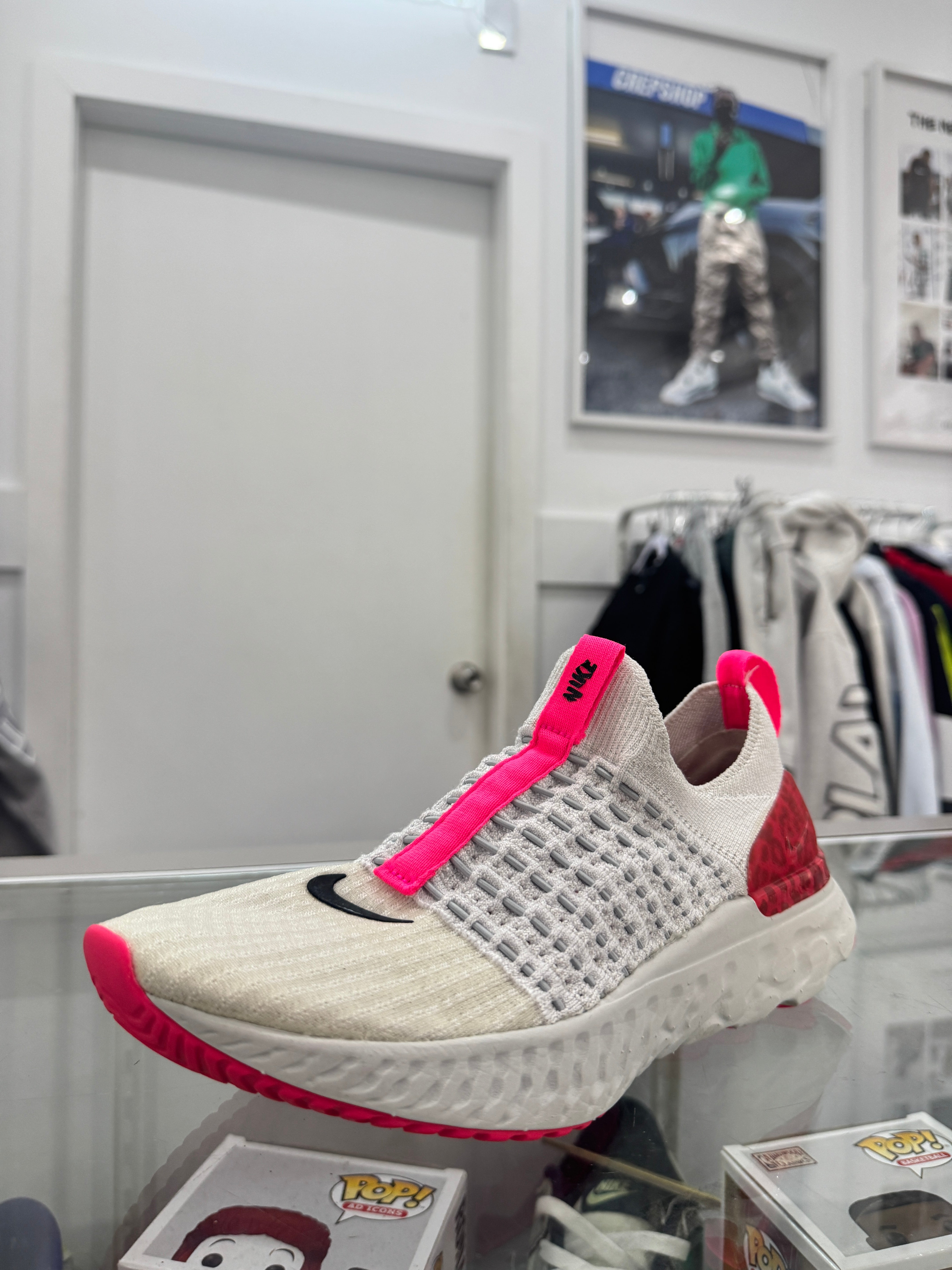Used Phantom Run Flyknit Platinum Tint Chile Red Women's