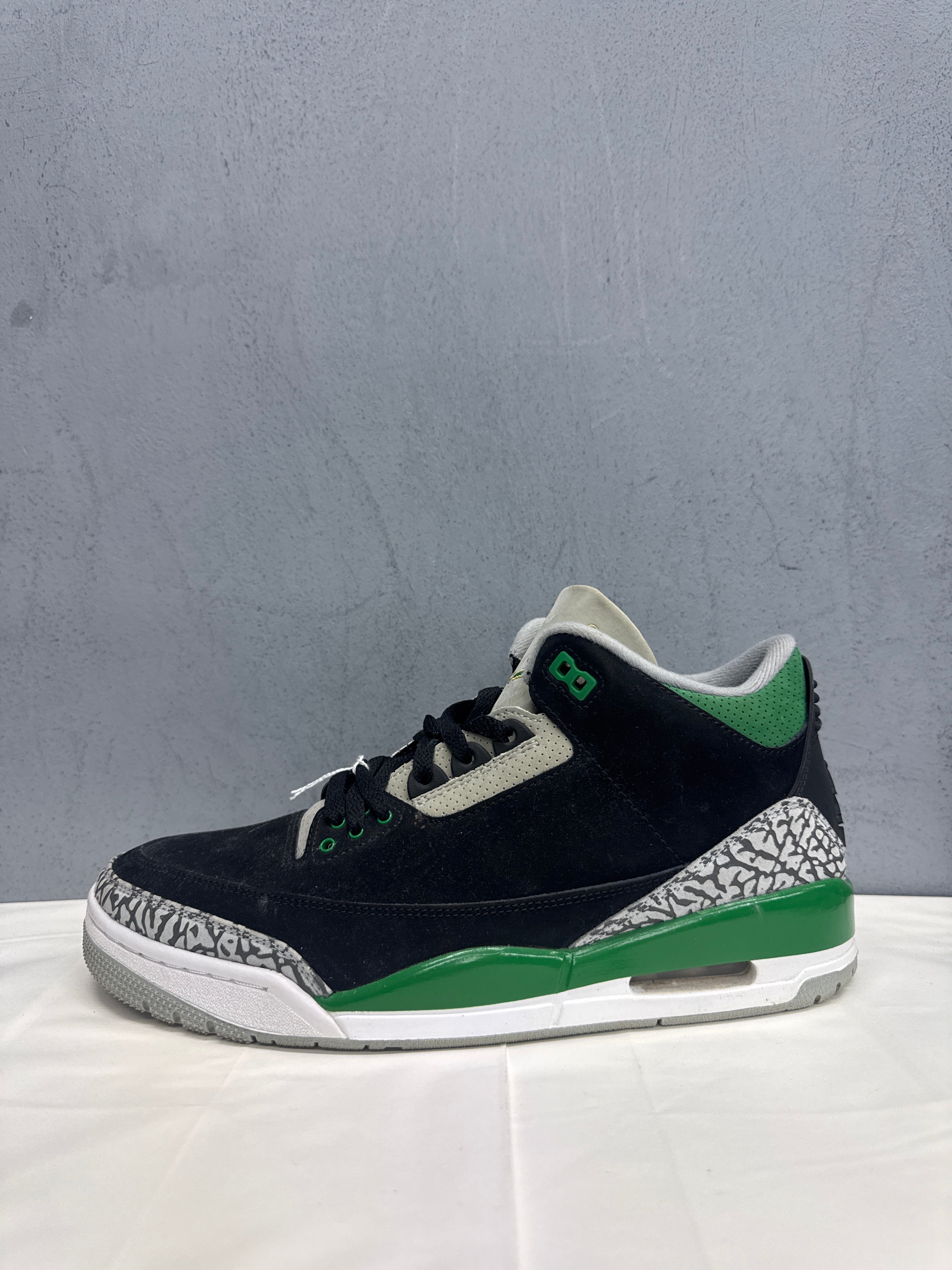 Used Jordan 3 Pine Green