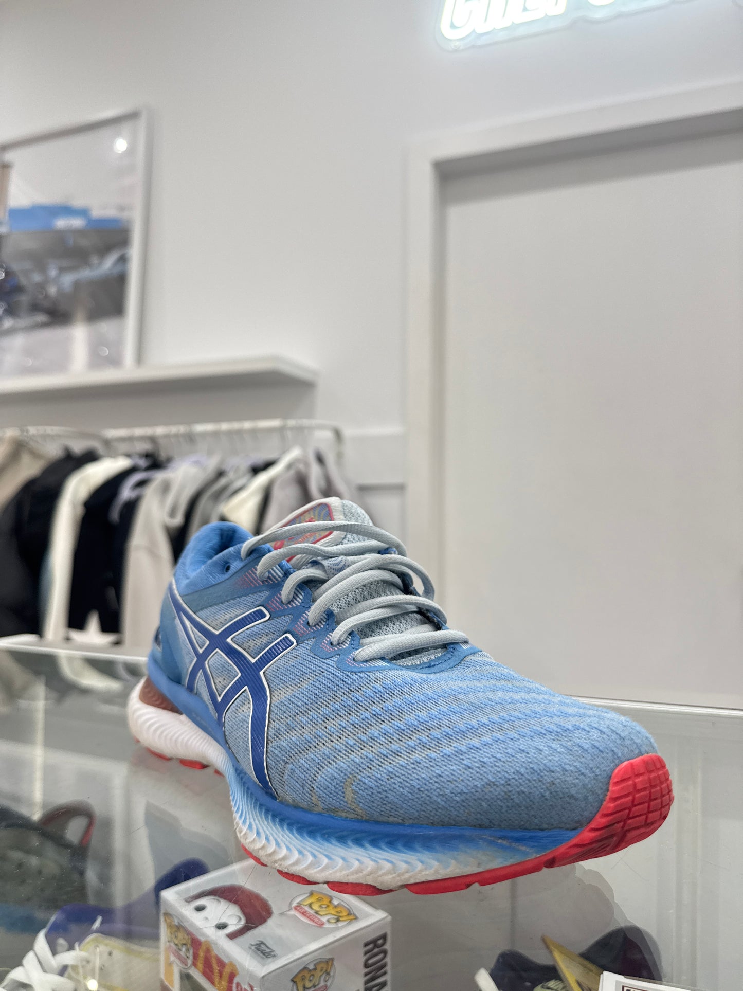 Used Womens GEL- Nimbus 22  Blue Red 11