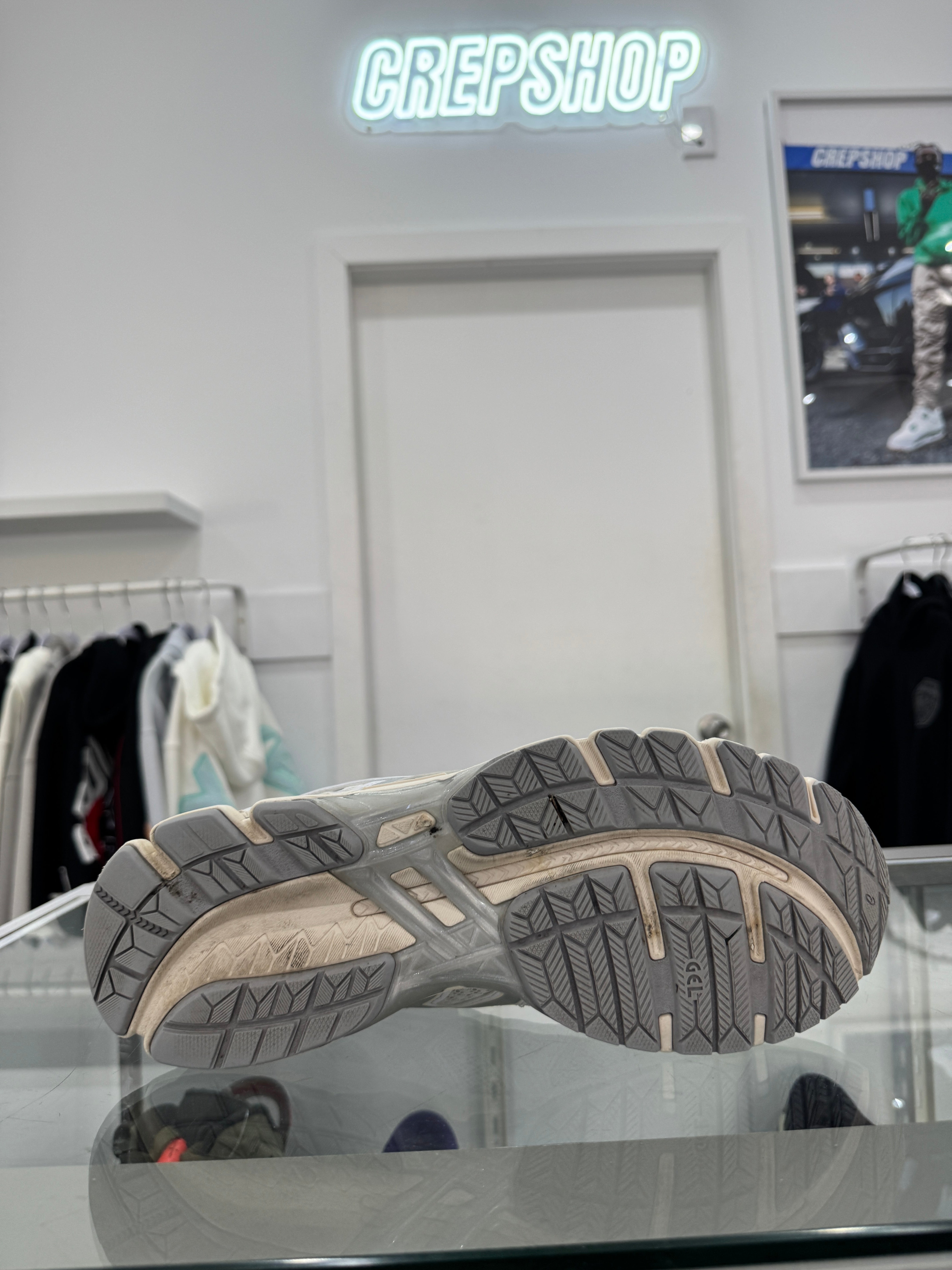 Used ASICS Gel-Kayano 20 White Pure Siler