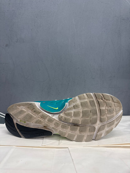 Used Presto Lightning Swoosh US Men's 9 - Women's 10.5