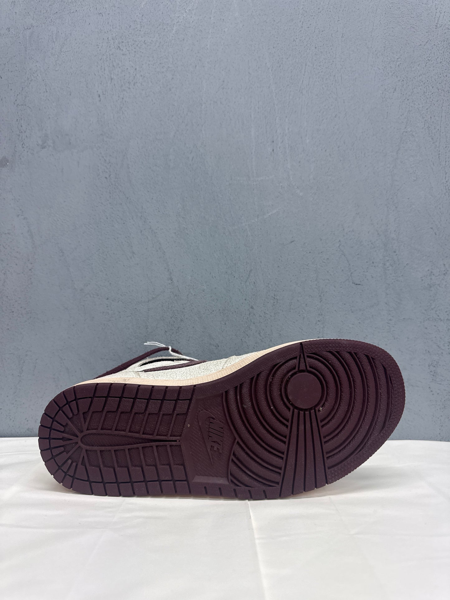 Used Jordan 1 Retro High OG A Ma Maniére us-mens-8-womens-9-5