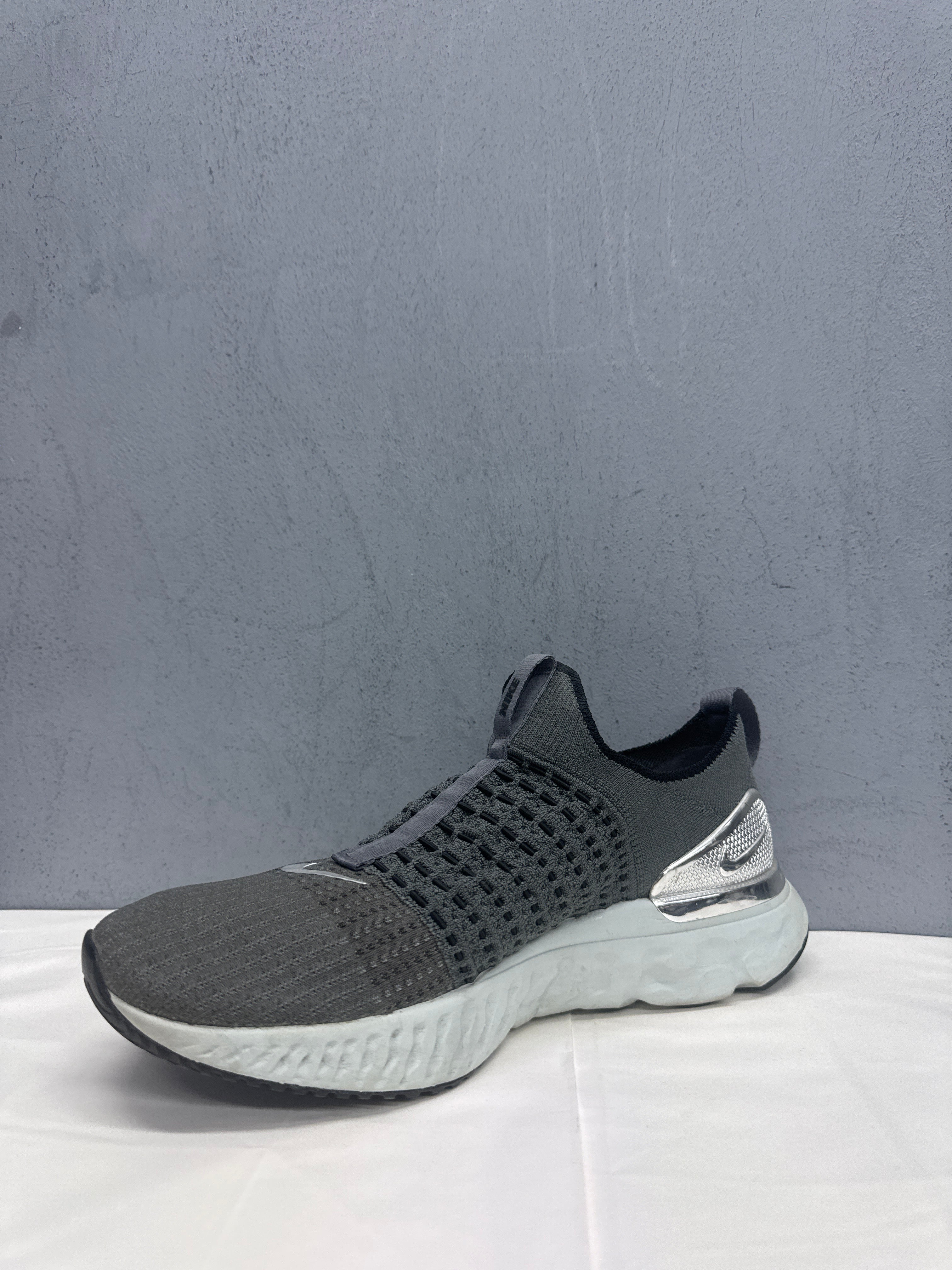 Used React Phantom Run Flyknit 2 Iron Grey Silver