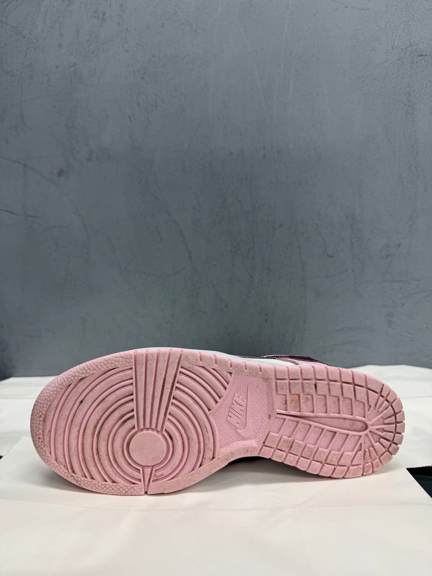 Used Dunk Low Pink Foam Red White GS US 6Y - Women's 7.5