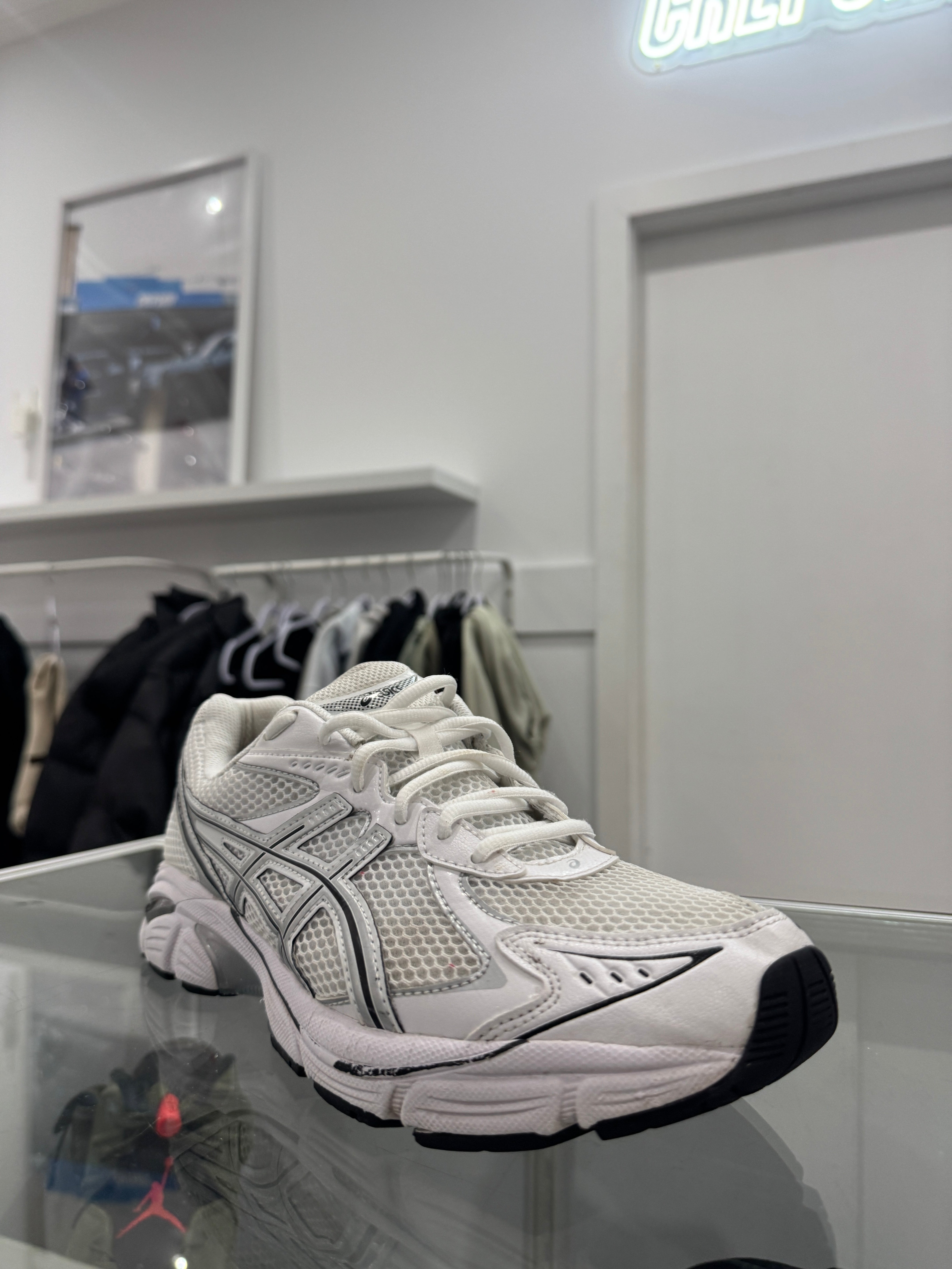 Used ASICS GT-2160 White Silver
