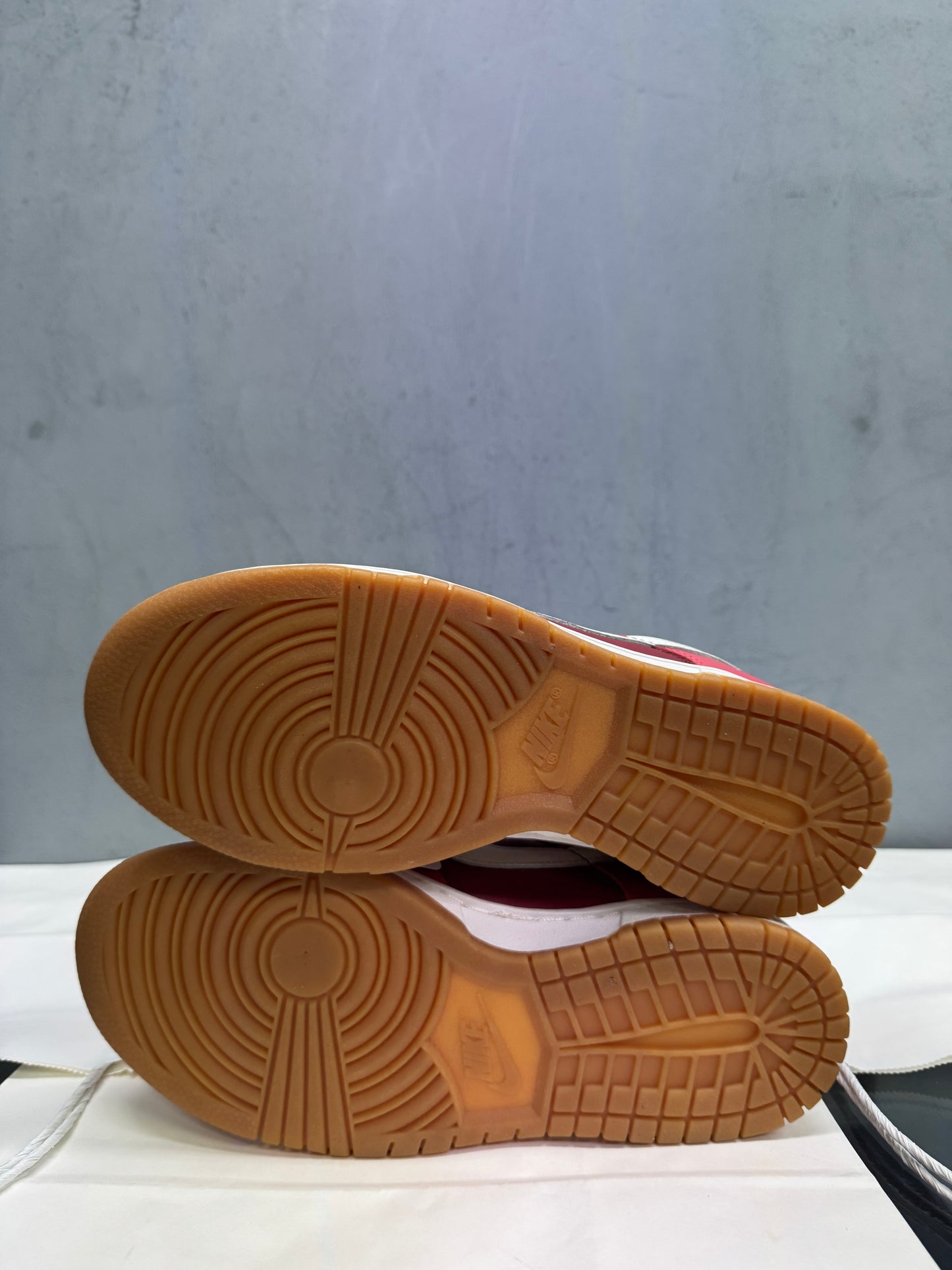 Used Dunk Desert Berry Women's US Women's 7 - Men's 5.5