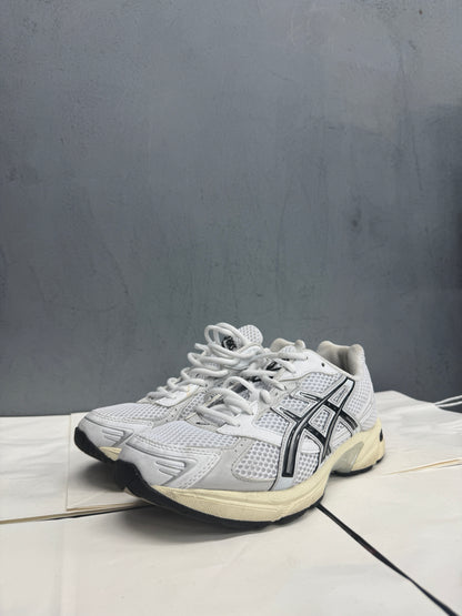 Used GEL-1130 White Cloud Grey Multiple Sizes