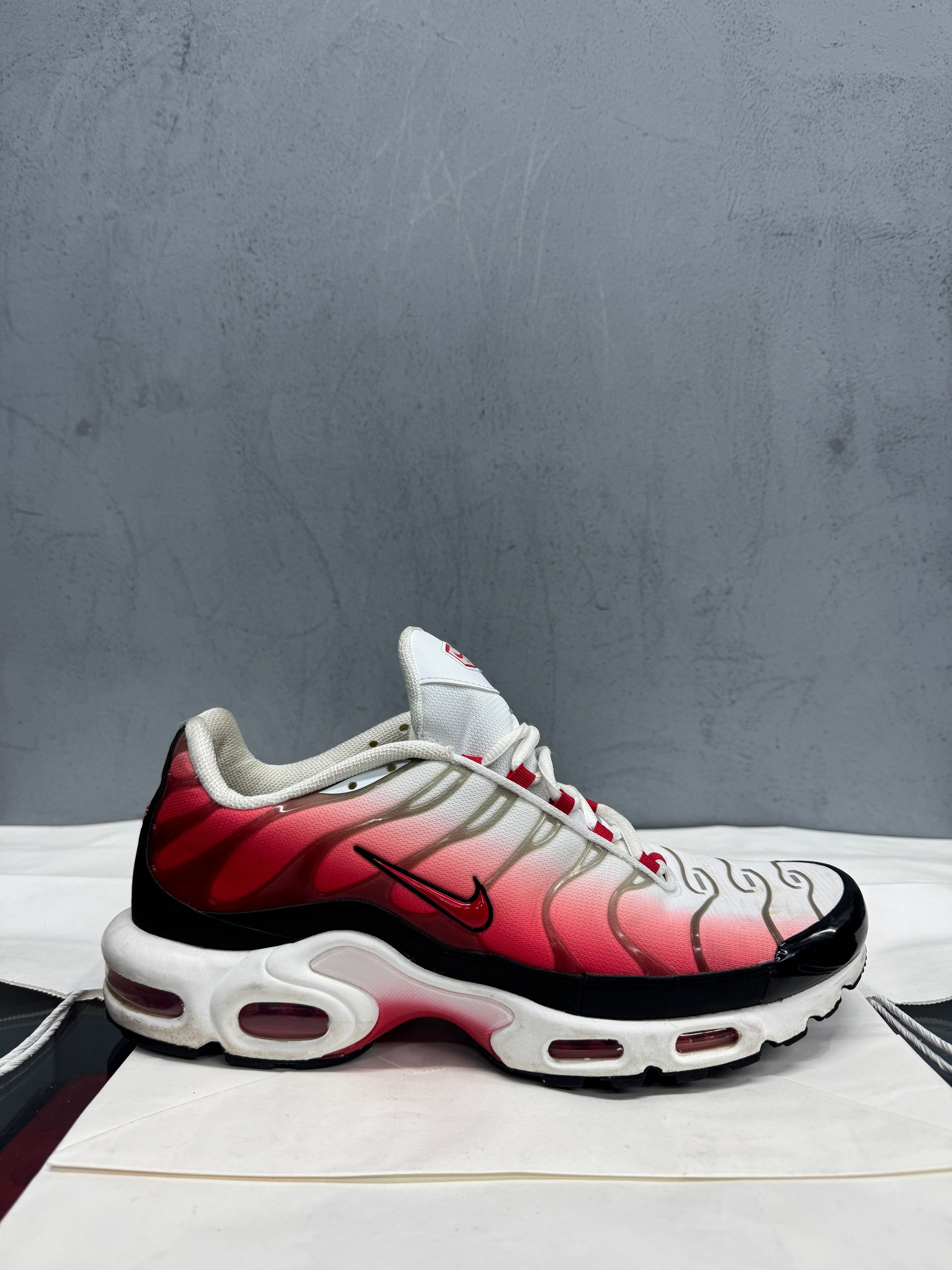 Used Nike Air Max Plus TN 'White Black University Red'