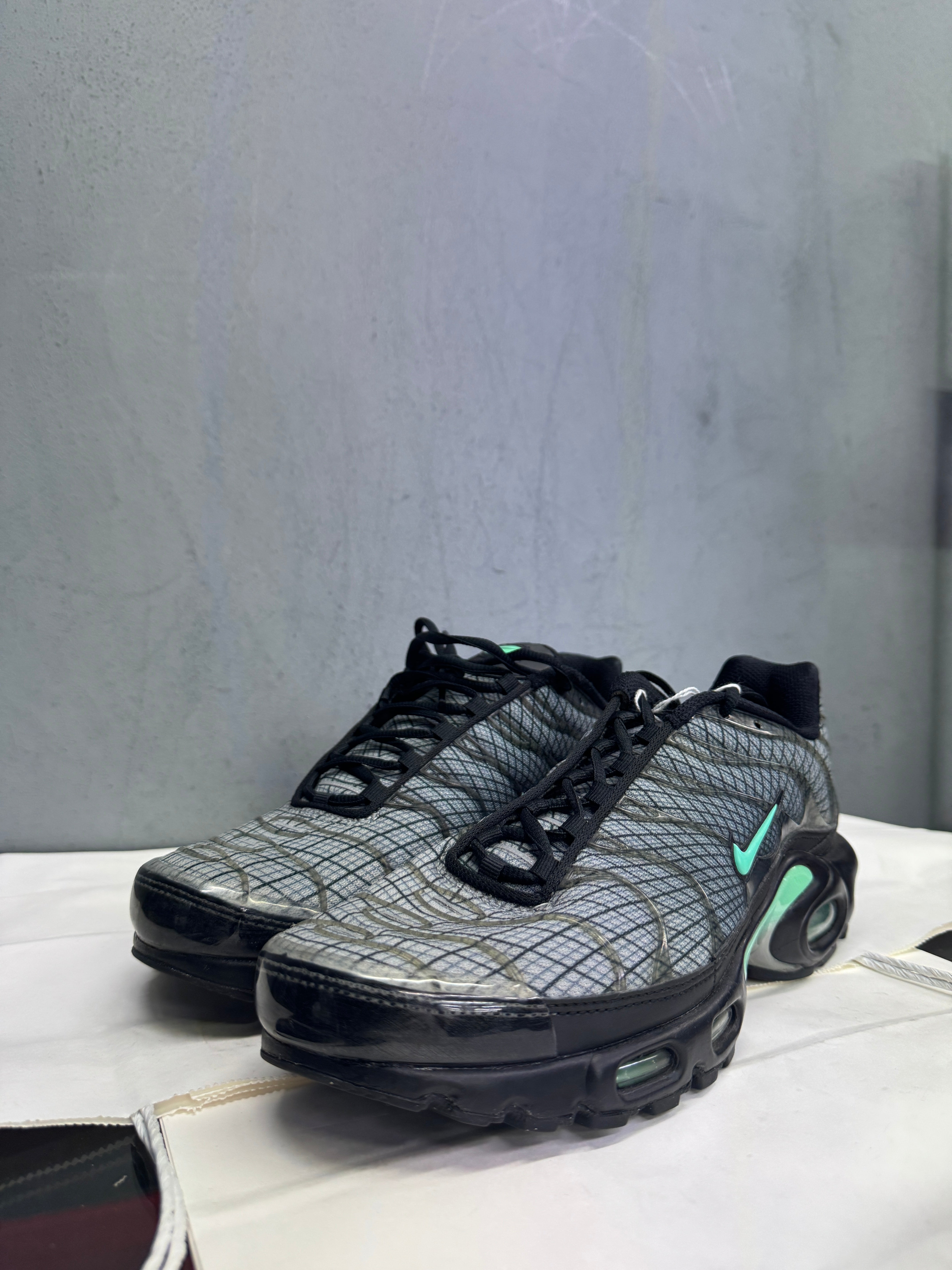 Used Nike Air Max Plus TN 'Spirograph'