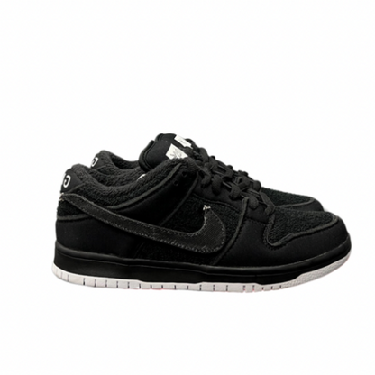 Used  SB Dunk Low Gnarhunters 7.5