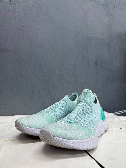 Used React Phantom Run Flyknit 2 Teal Tint Aurora Women's US Women's 10.5 - Men's 9