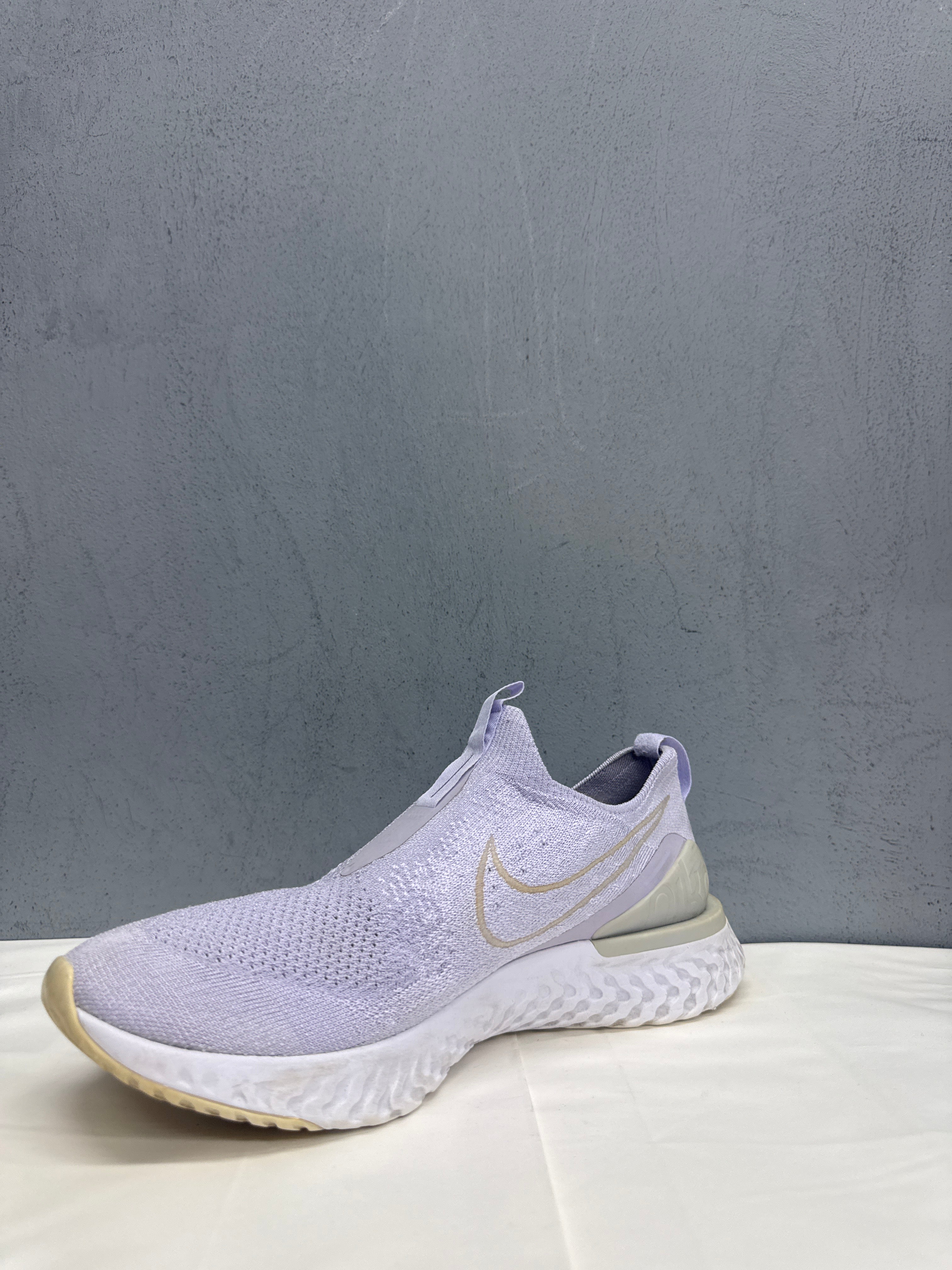 Used Phantom React Lavender