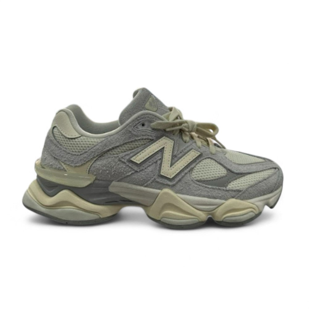 Used 9060 Quartz Grey