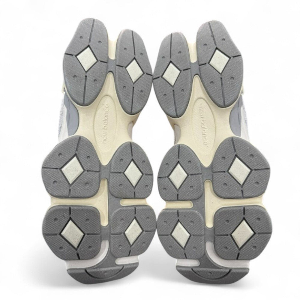 Used 9060 Quartz Grey