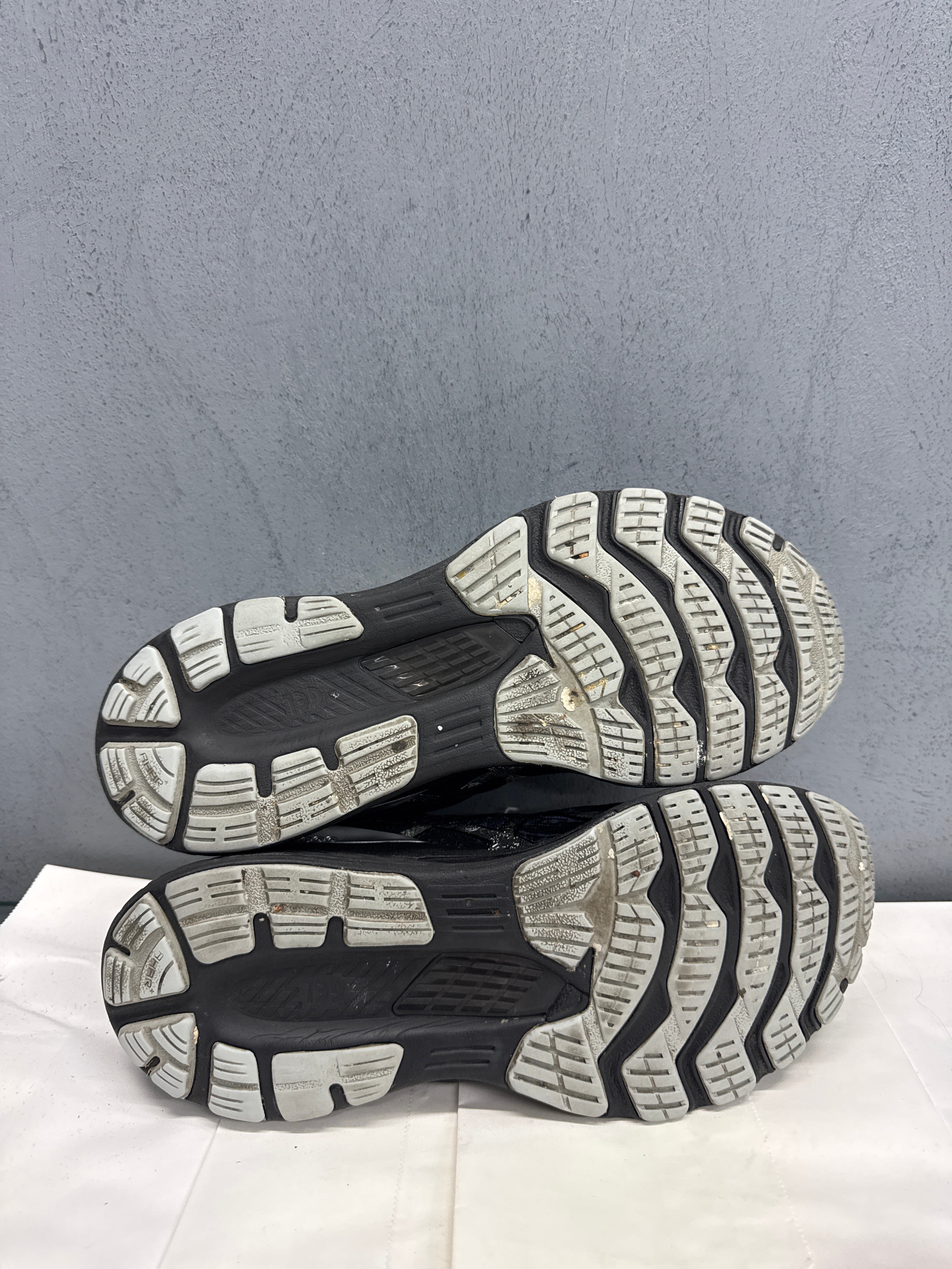 Used GEL-Kayano 28 Black Silver