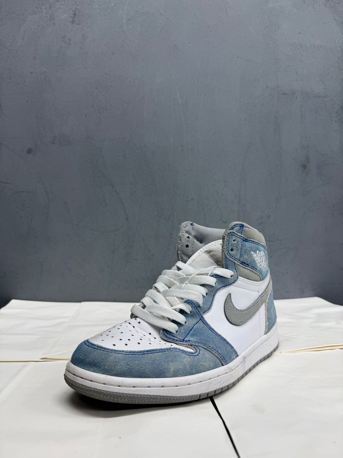 Used Jordan 1 Retro High OG Hyper Royal US Men's 8 - Women's 9.5
