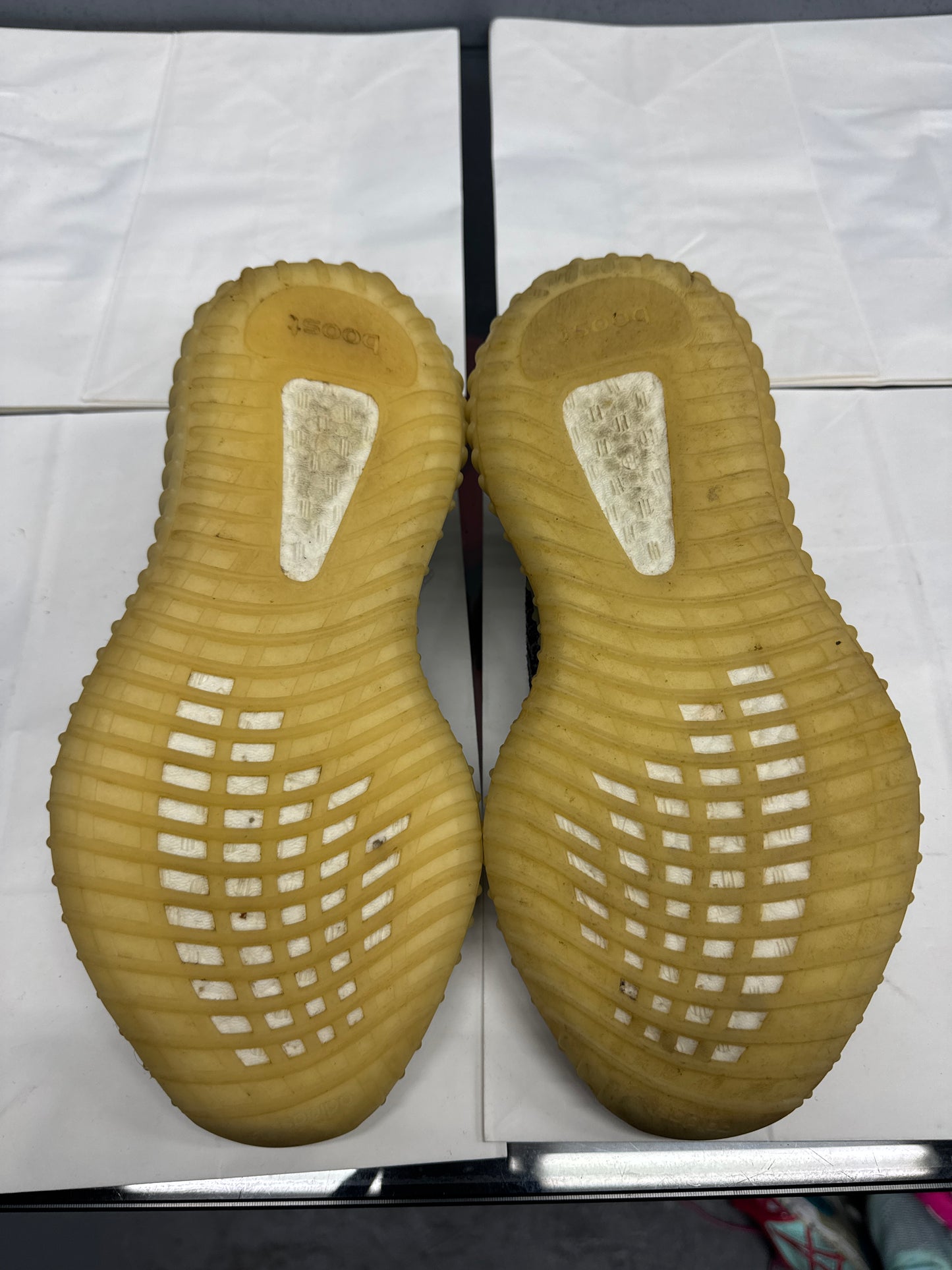 Used Yeezy 350 Carbon US Men's 7 - Women's 8.5