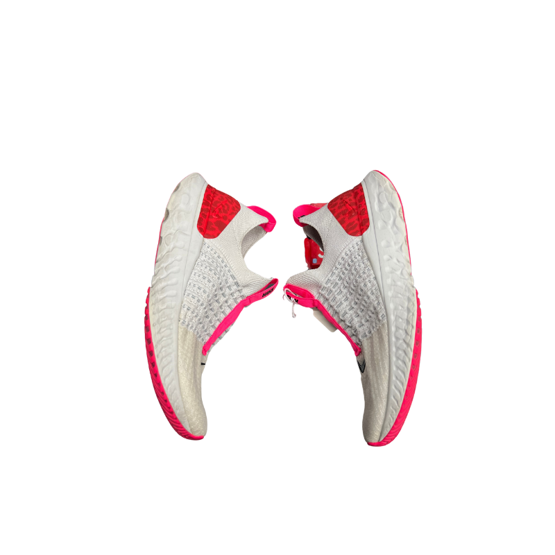 Used React Phantom Run FK2 White Hyper Pink 11