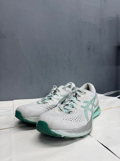 Used GEL-Kayano 28 White Oasis Green Women's US Women's 11 - Men's 9.5