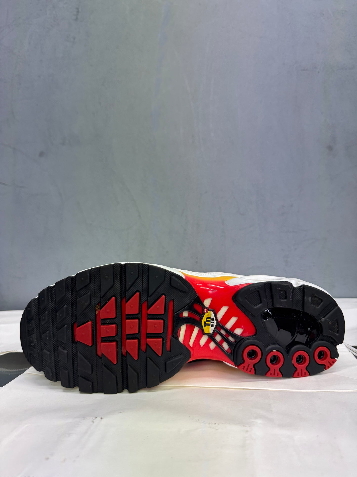 Used Air Max Plus Sunburn Multiple Sizes