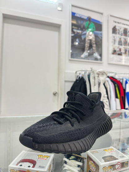 Used Yeezy 350 Onyx Multiple Sizes