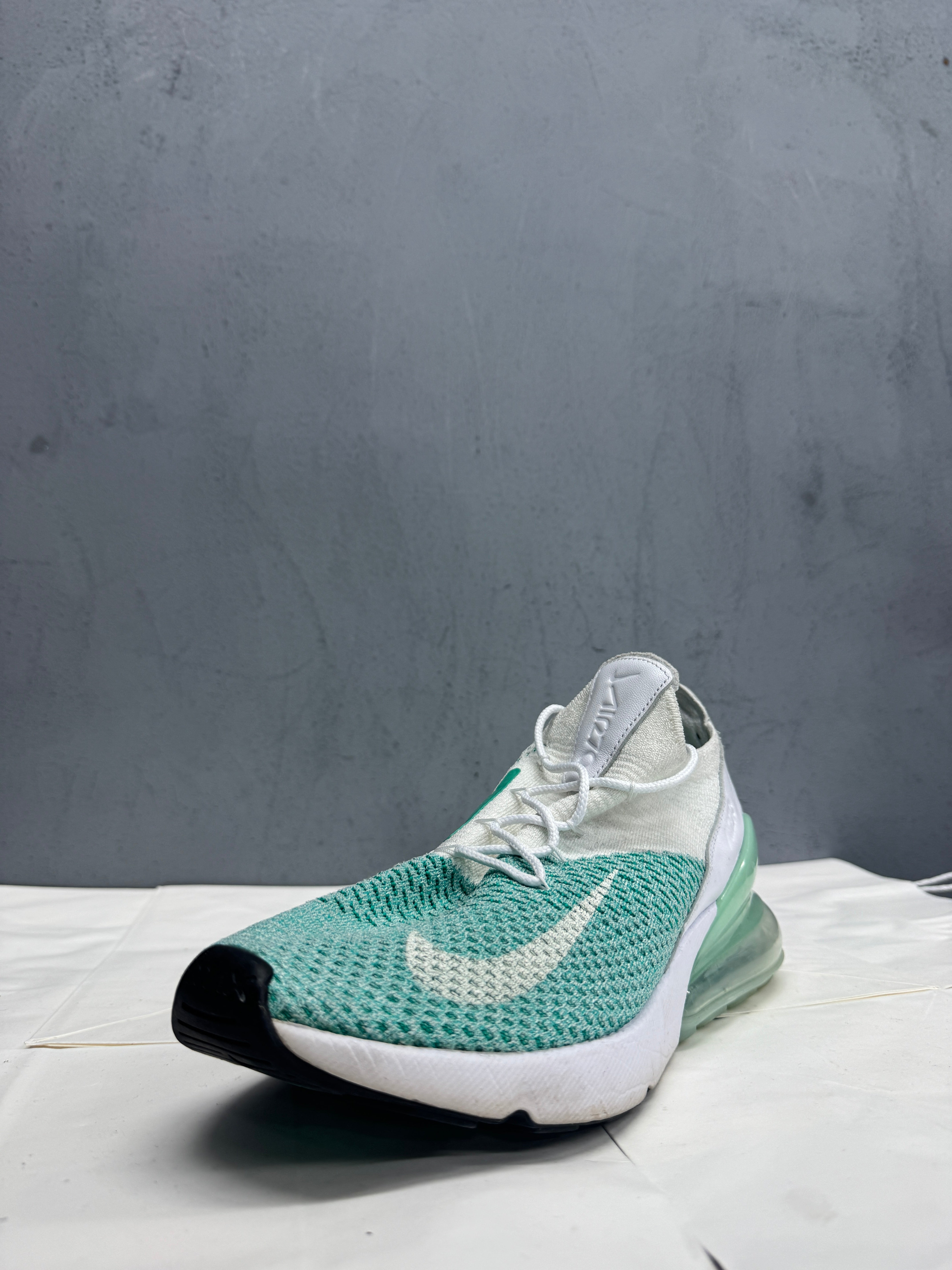 Used Air Max 270 Flyknit Igloo Women's