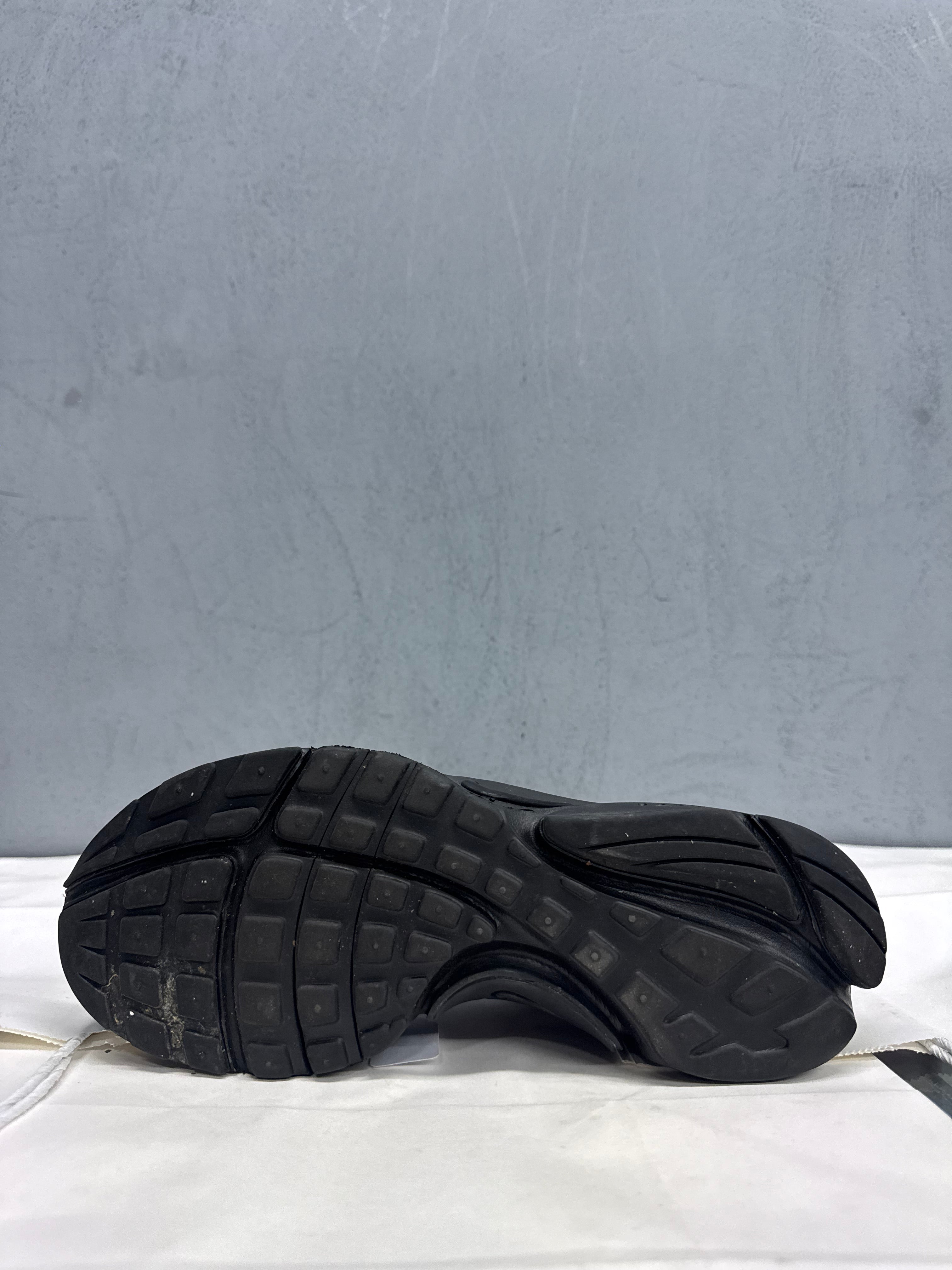 Used Air Presto GS Triple Black US 6Y - Women's 7.5