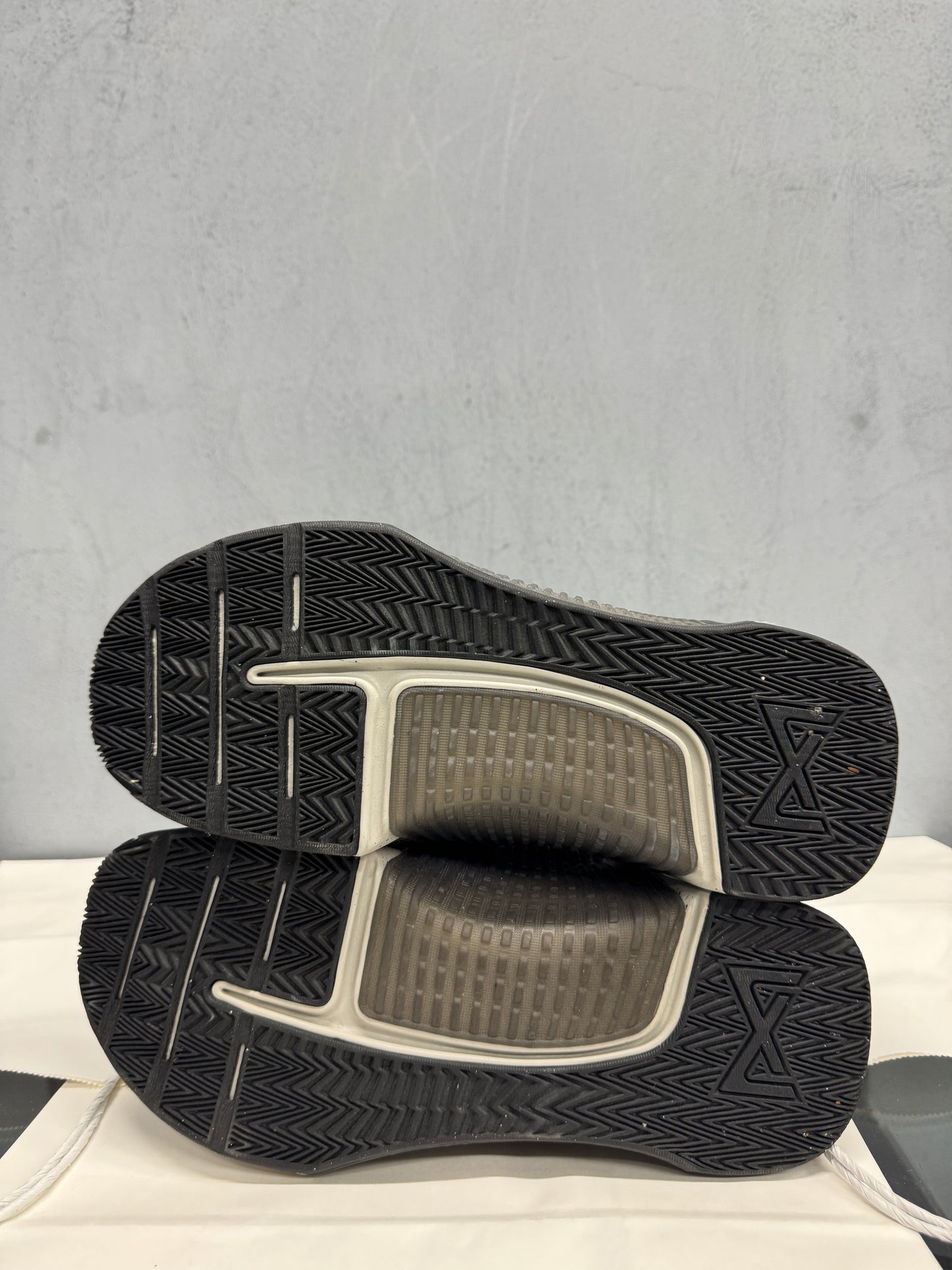 Used Metcon Grey Black US Men's 8 - Women's 9.5