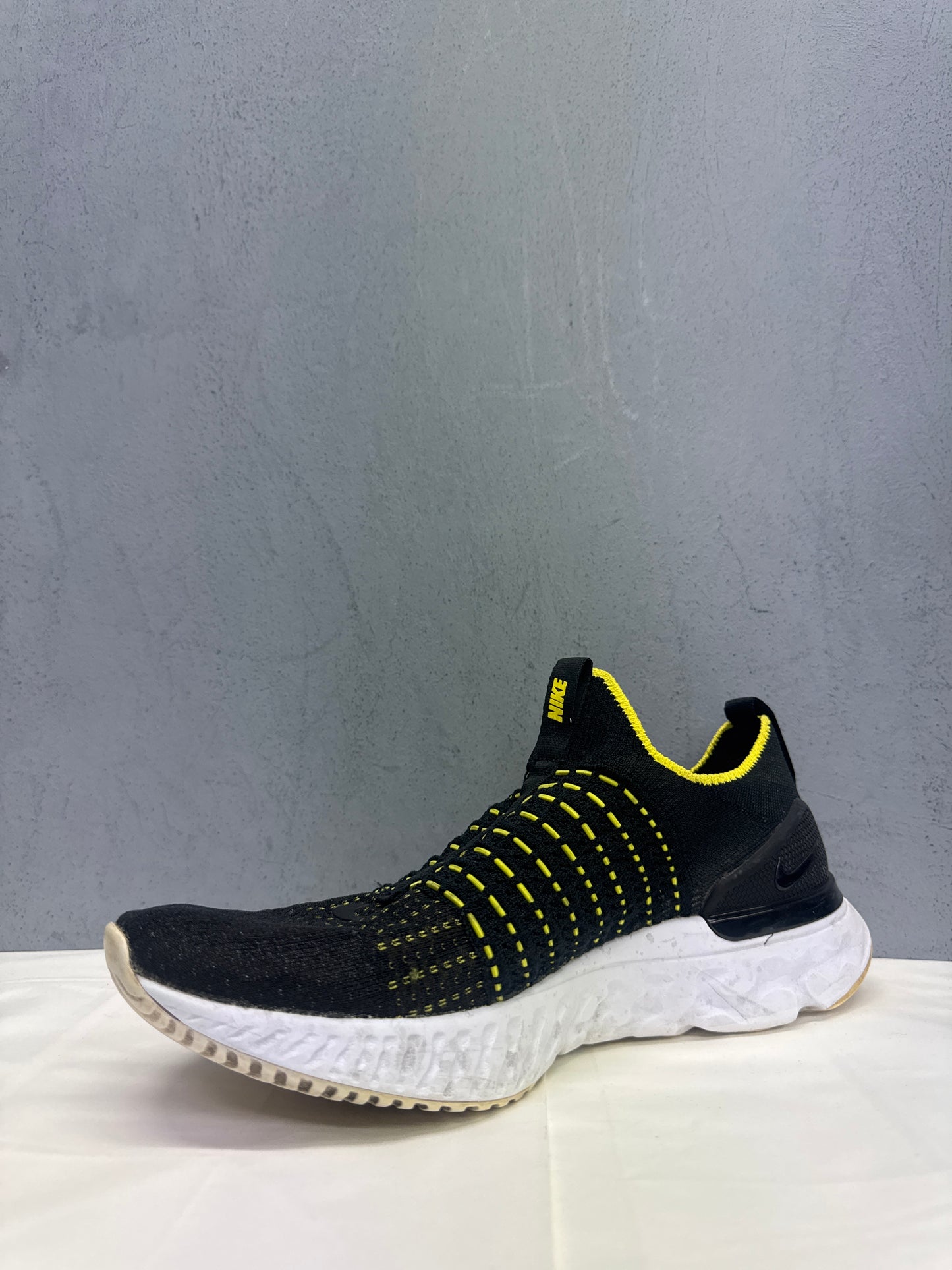 Used Phantom React FK2 Black Sonic Yellow US Men's 10.5 - Women's 12