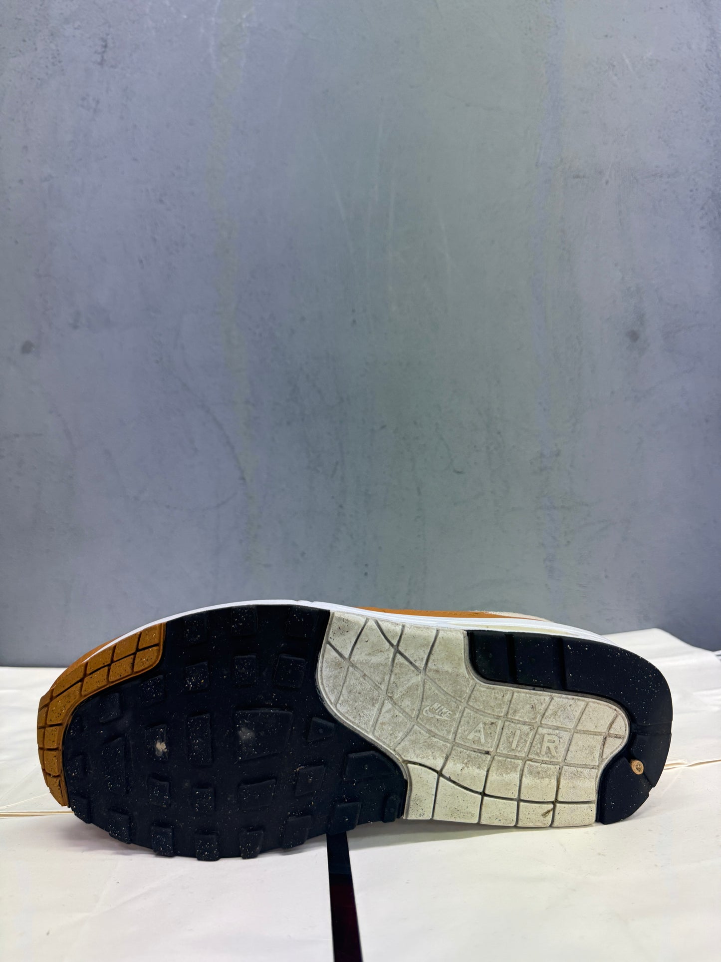 Used Nike Air Max 1 Bronze US Men's 9 - Women's 10.5