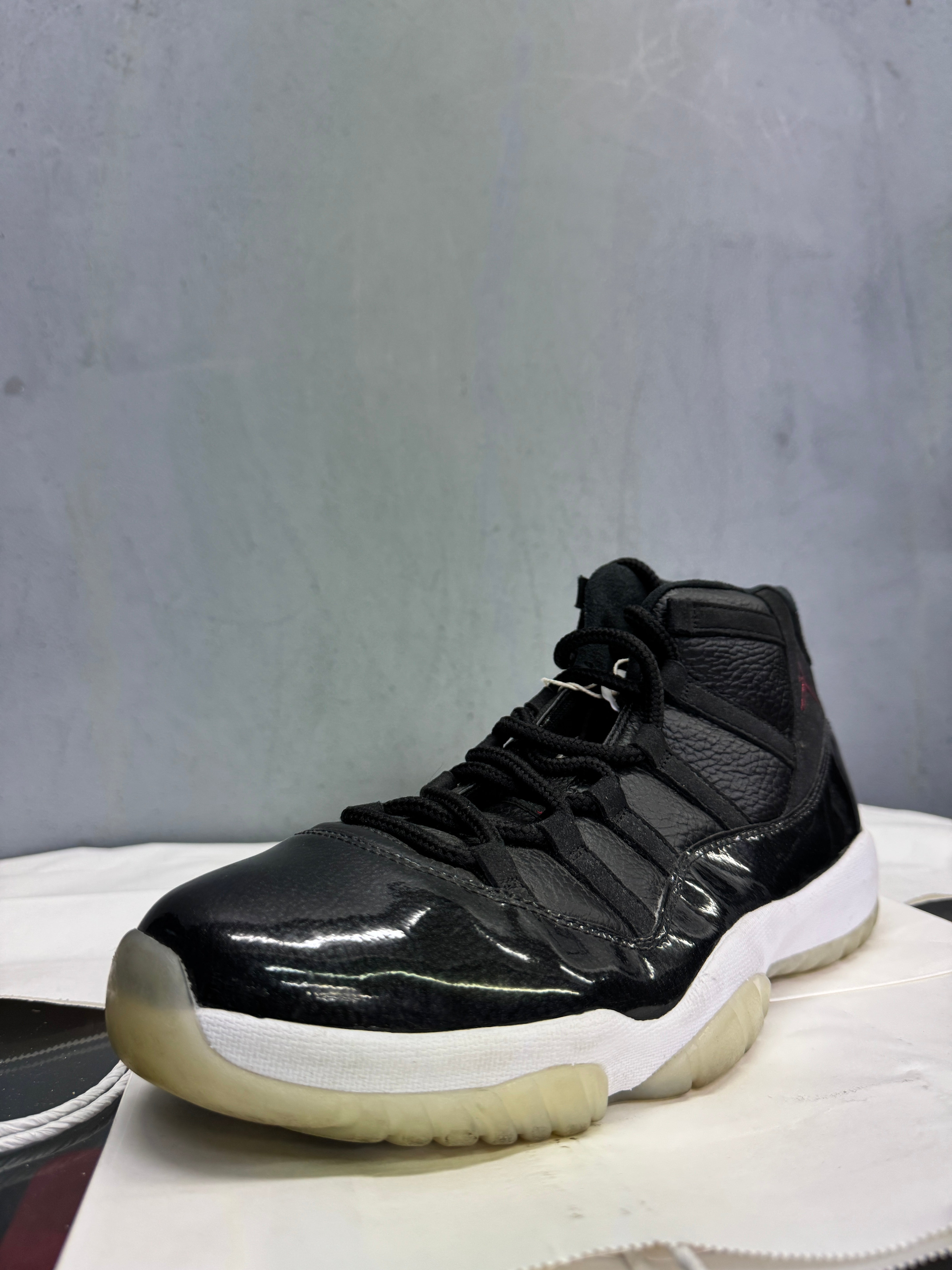 Used Jordan 11 Gym Red 72-10