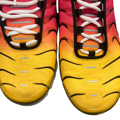 Used TN OG  Gold Raspberry Red 9.5