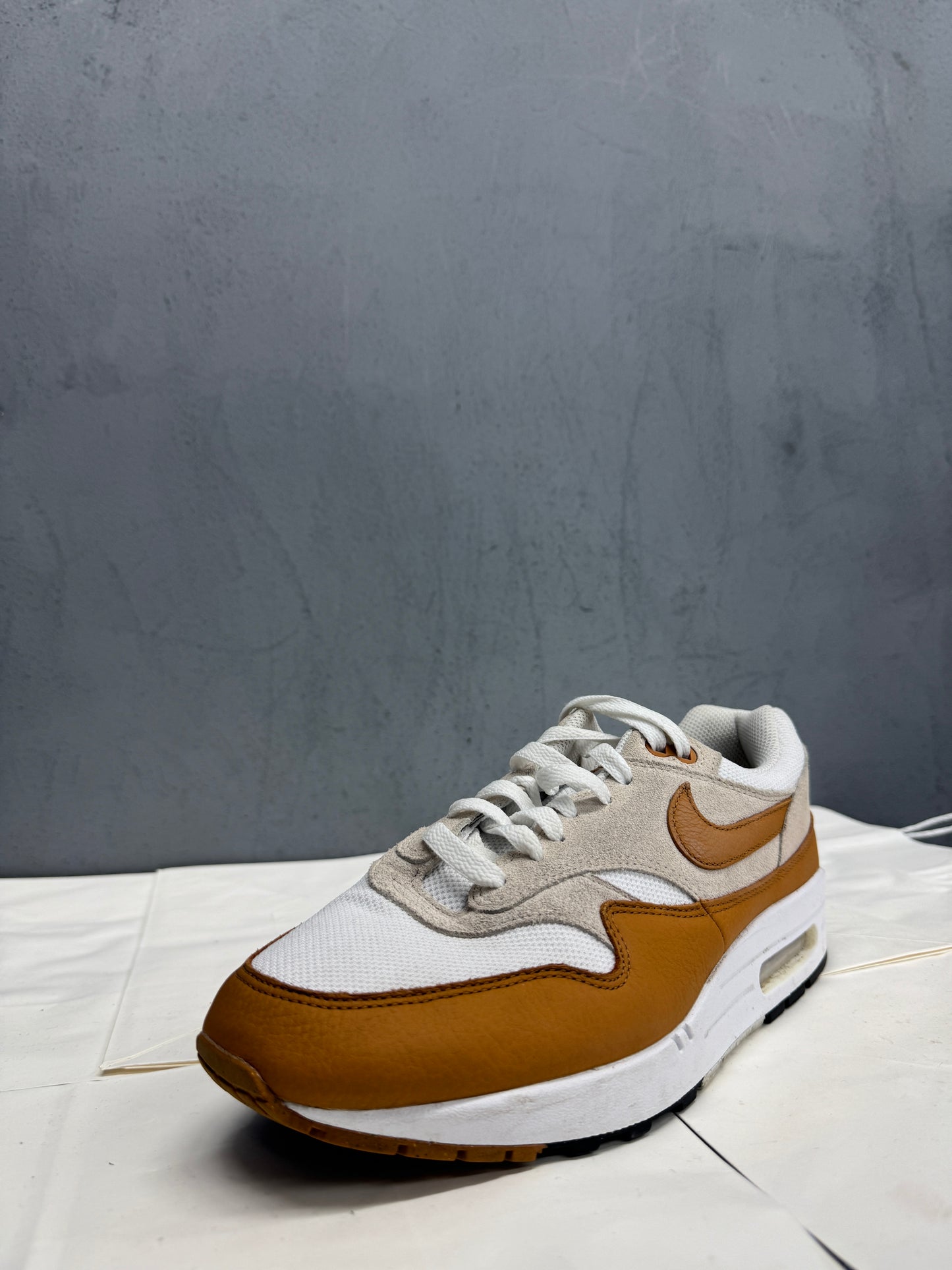 Used Nike Air Max 1 Bronze US Men's 9 - Women's 10.5