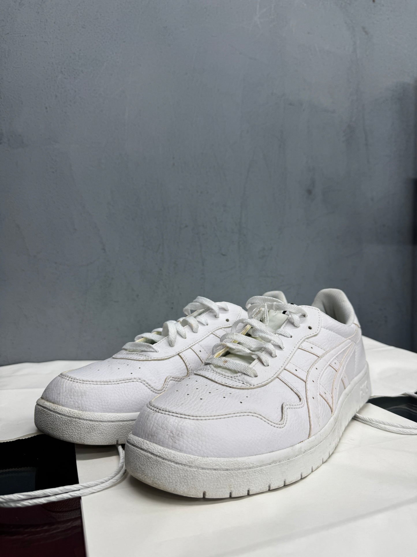 Used Japan S White US Men's 13 - Women's 14.5