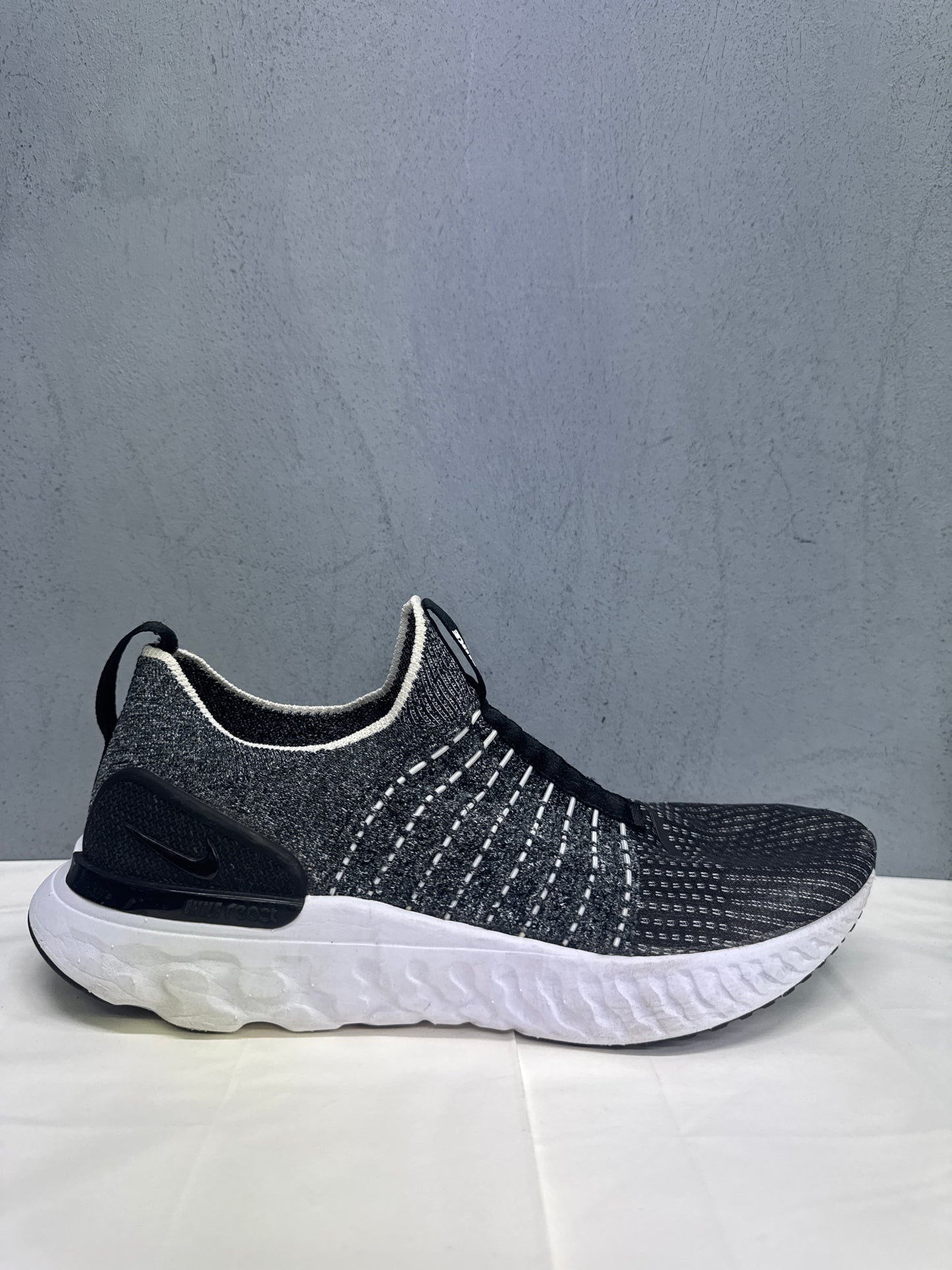 Used React Phantom Run Flyknit 2 Black White Blend Multiple Sizes