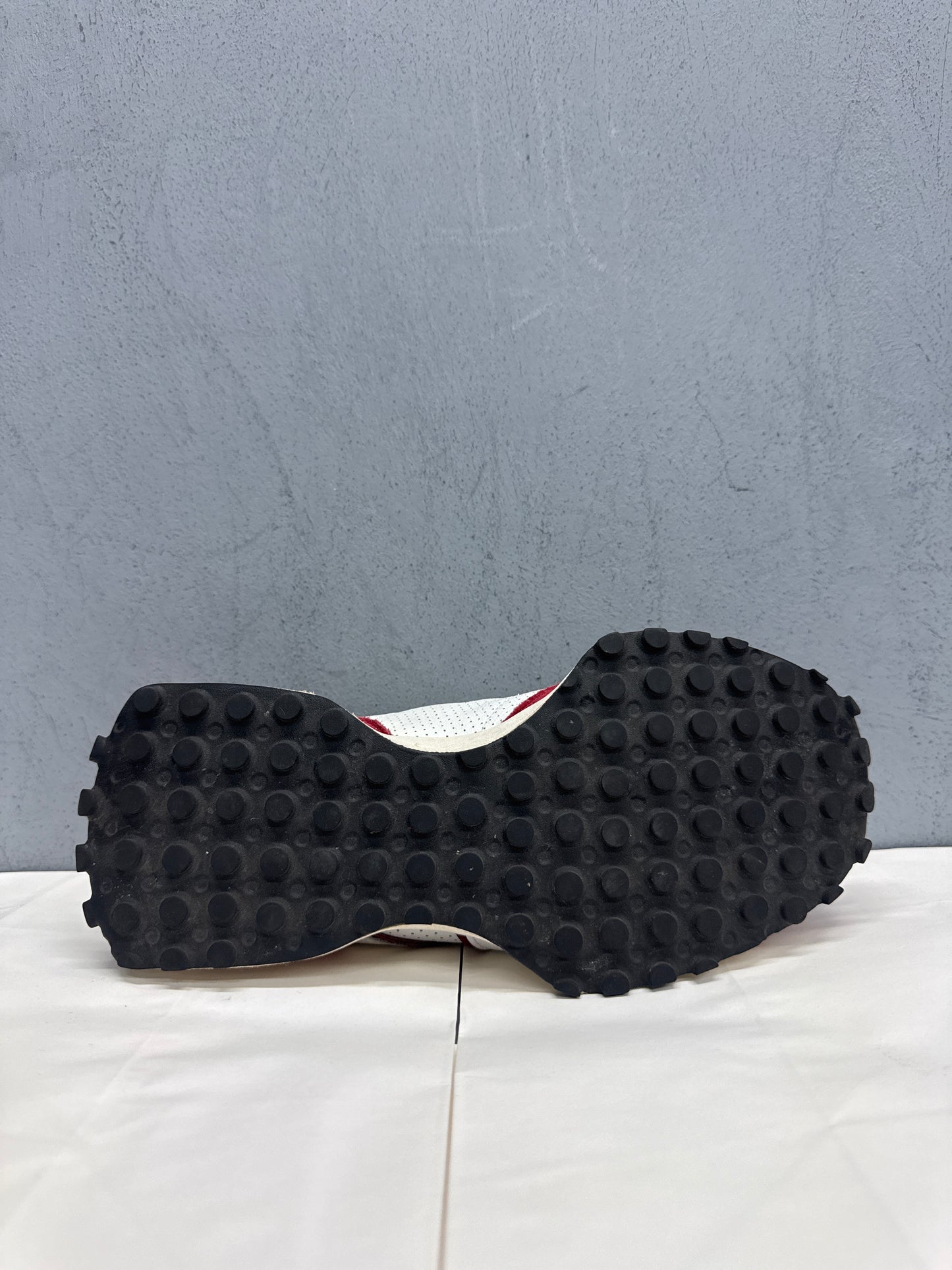 Used 327 Primary Pack Red US Men's 8 - Women's 9.5